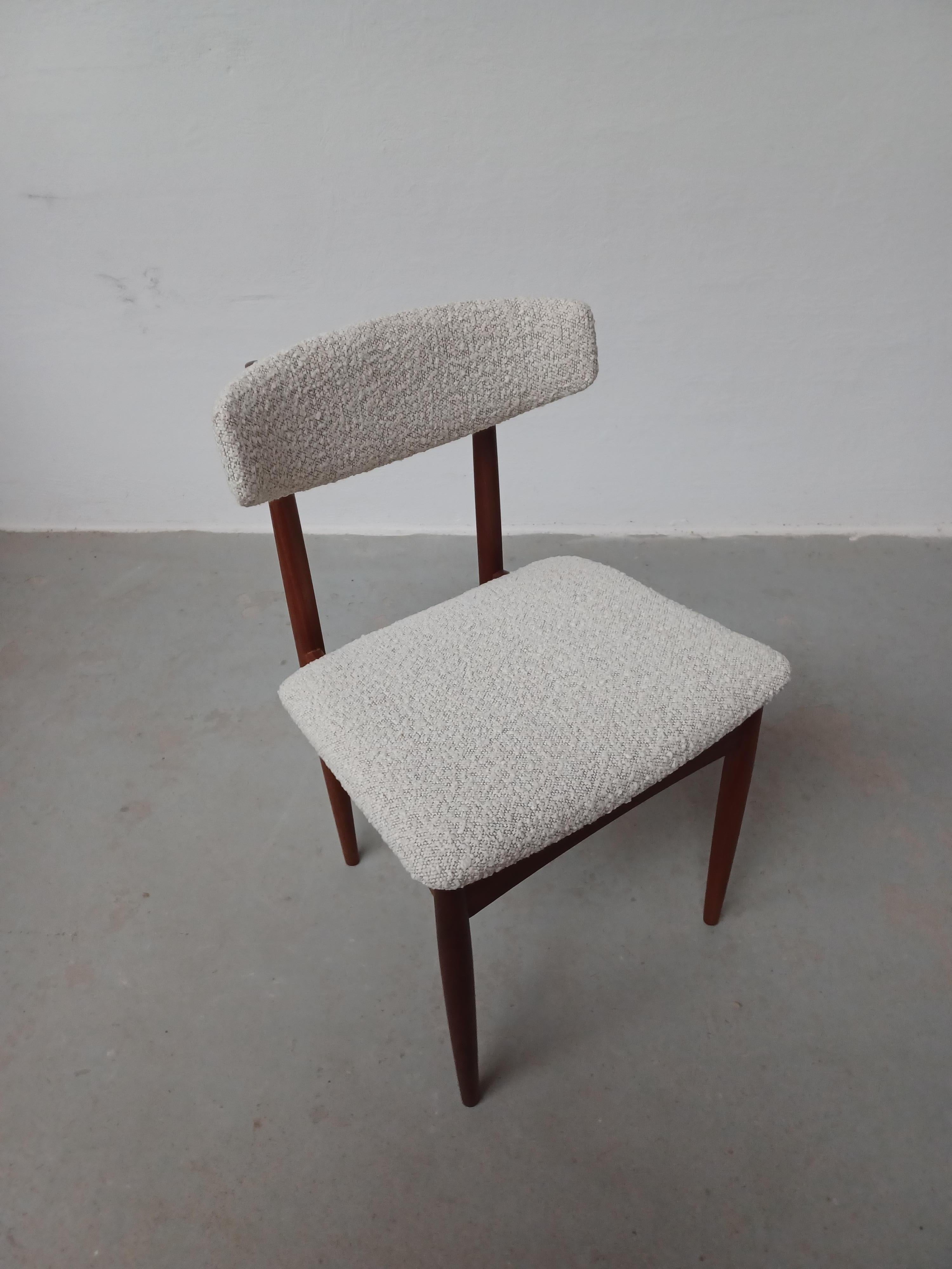 Set di sei sedie da pranzo danesi degli anni '60 in teak e tessuto boucle in vendita 2