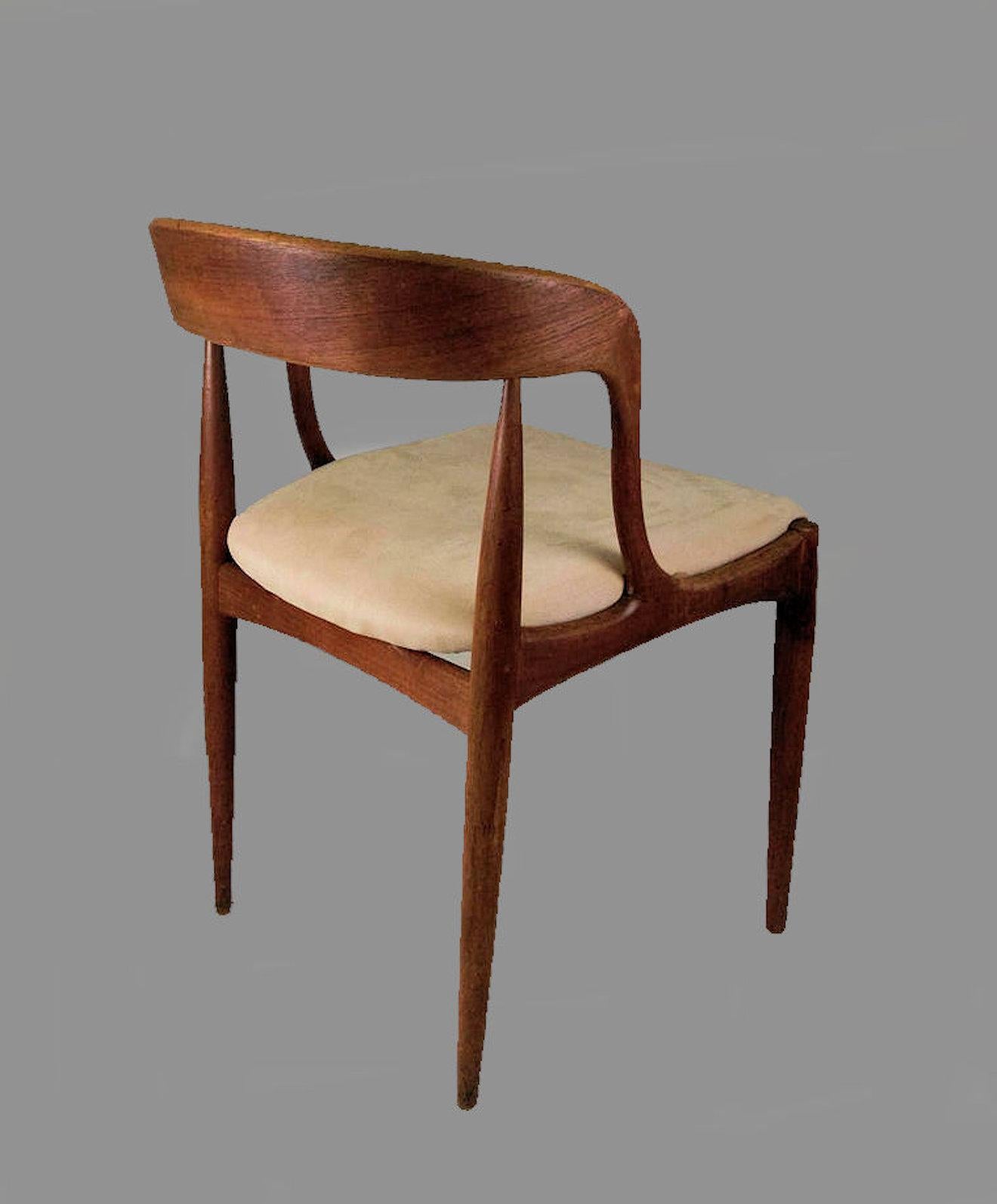 1960s Set of Eight Johannes Andersen Dining Chairs in Teak Inc. Reupholstery 2