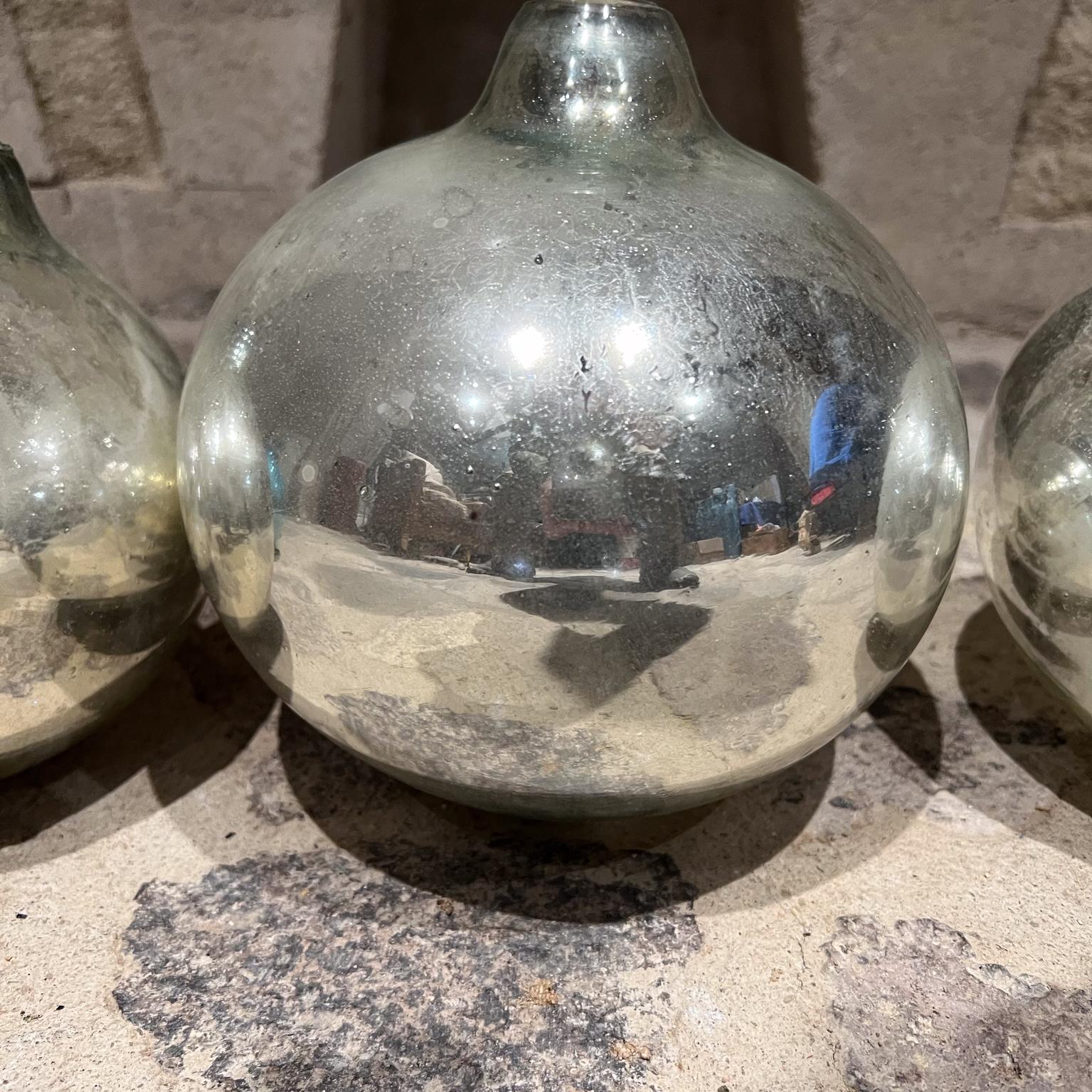 1960s Set of Five Hand Blown Mercury Glass Gazing Spheres Mexico For Sale 1