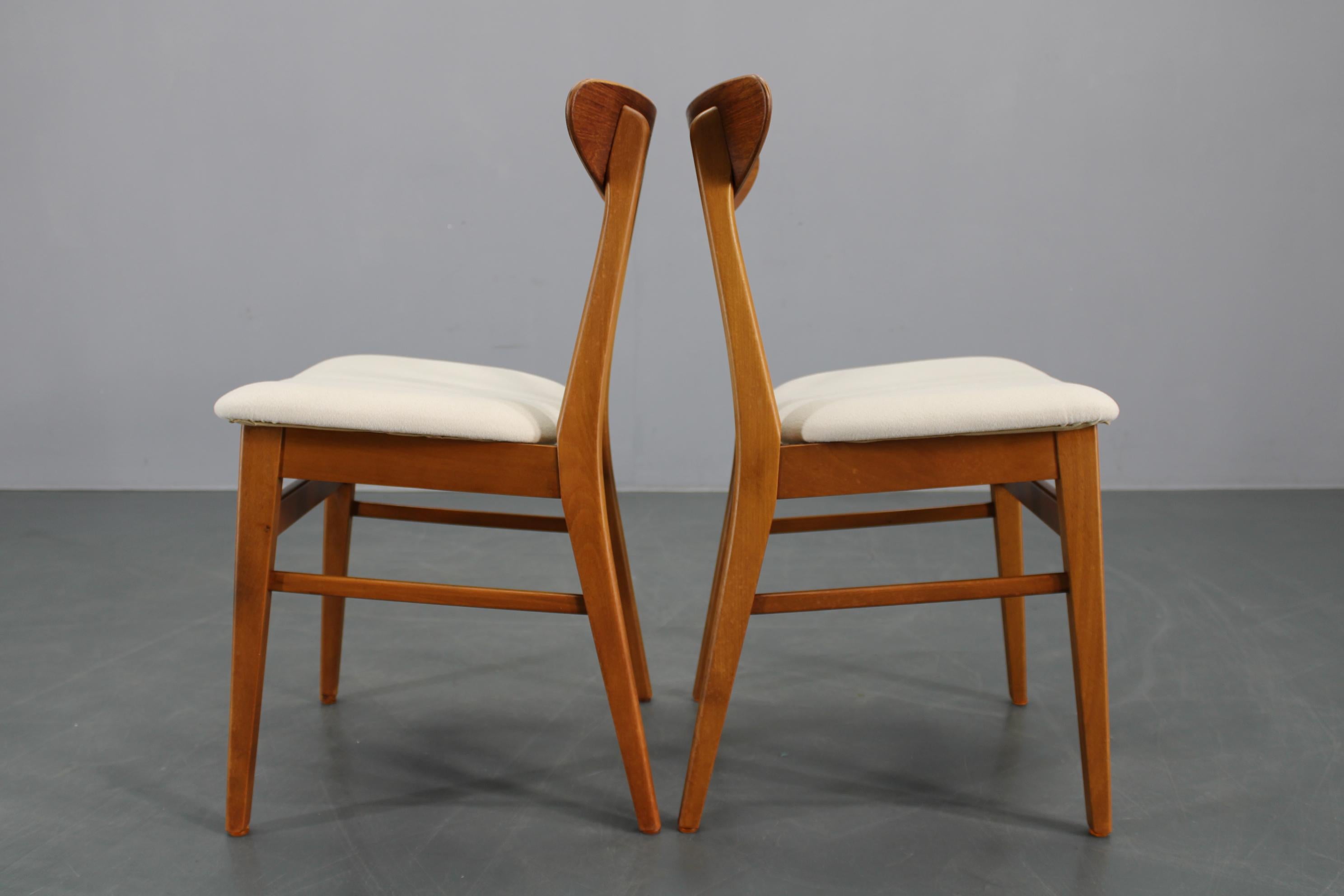 Set di cinque sedie da pranzo in teak restaurate degli anni '60 di Fastrup, Danimarca in vendita 2