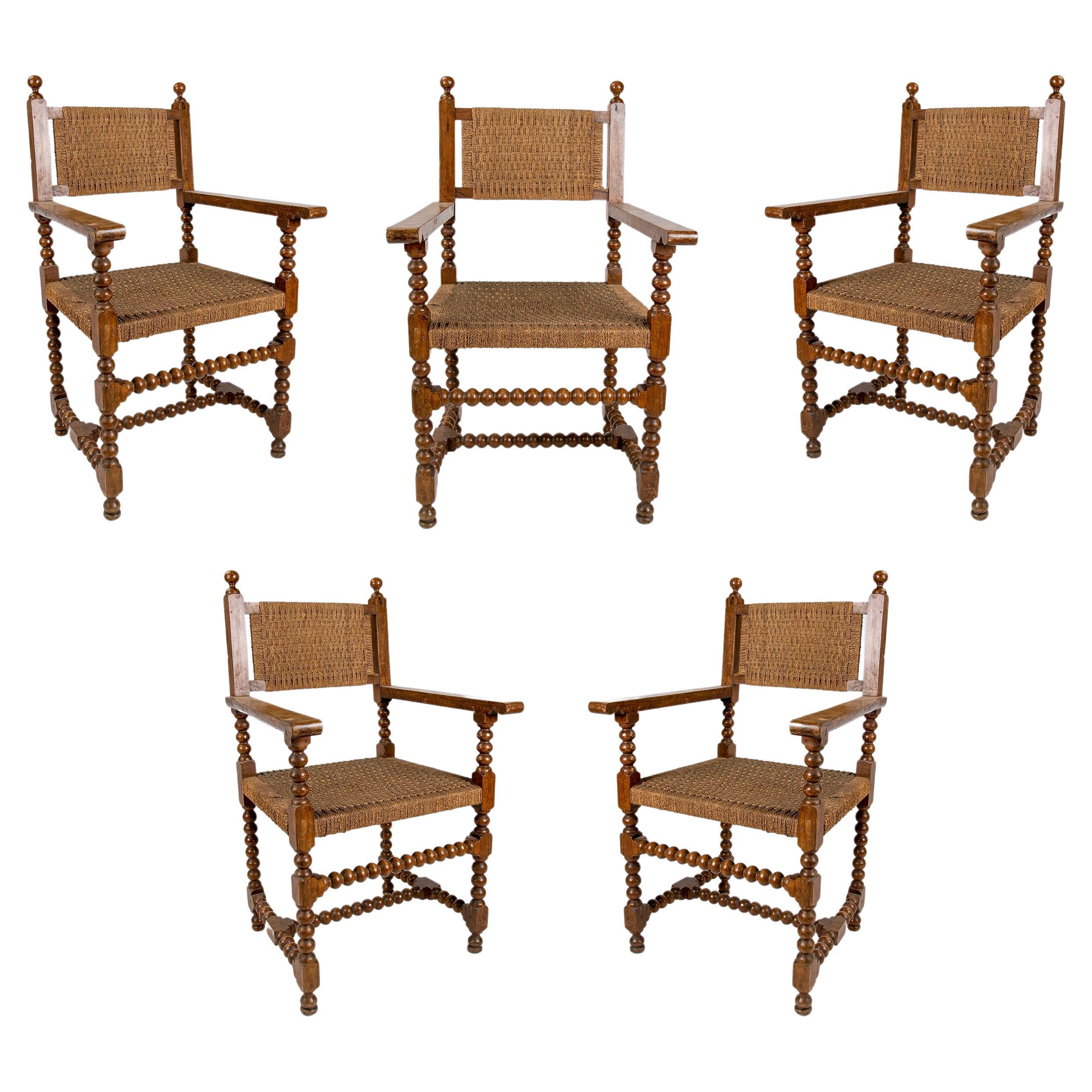 1960s Ensemble de cinq fauteuils en bois avec assise et dossier en corde 