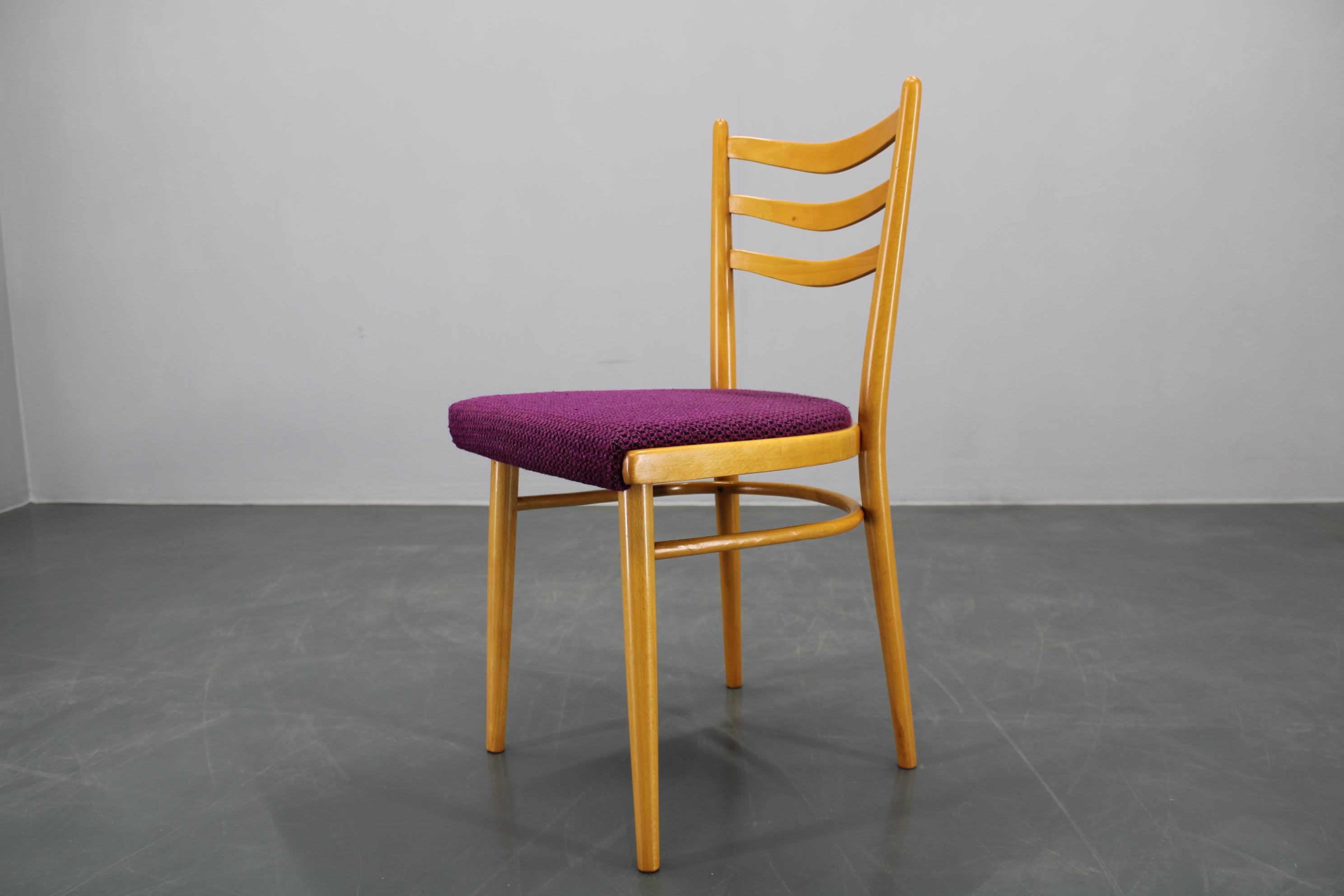 1960s Ensemble de quatre chaises de salle à manger en Beeche, Tchécoslovaquie en vente 5