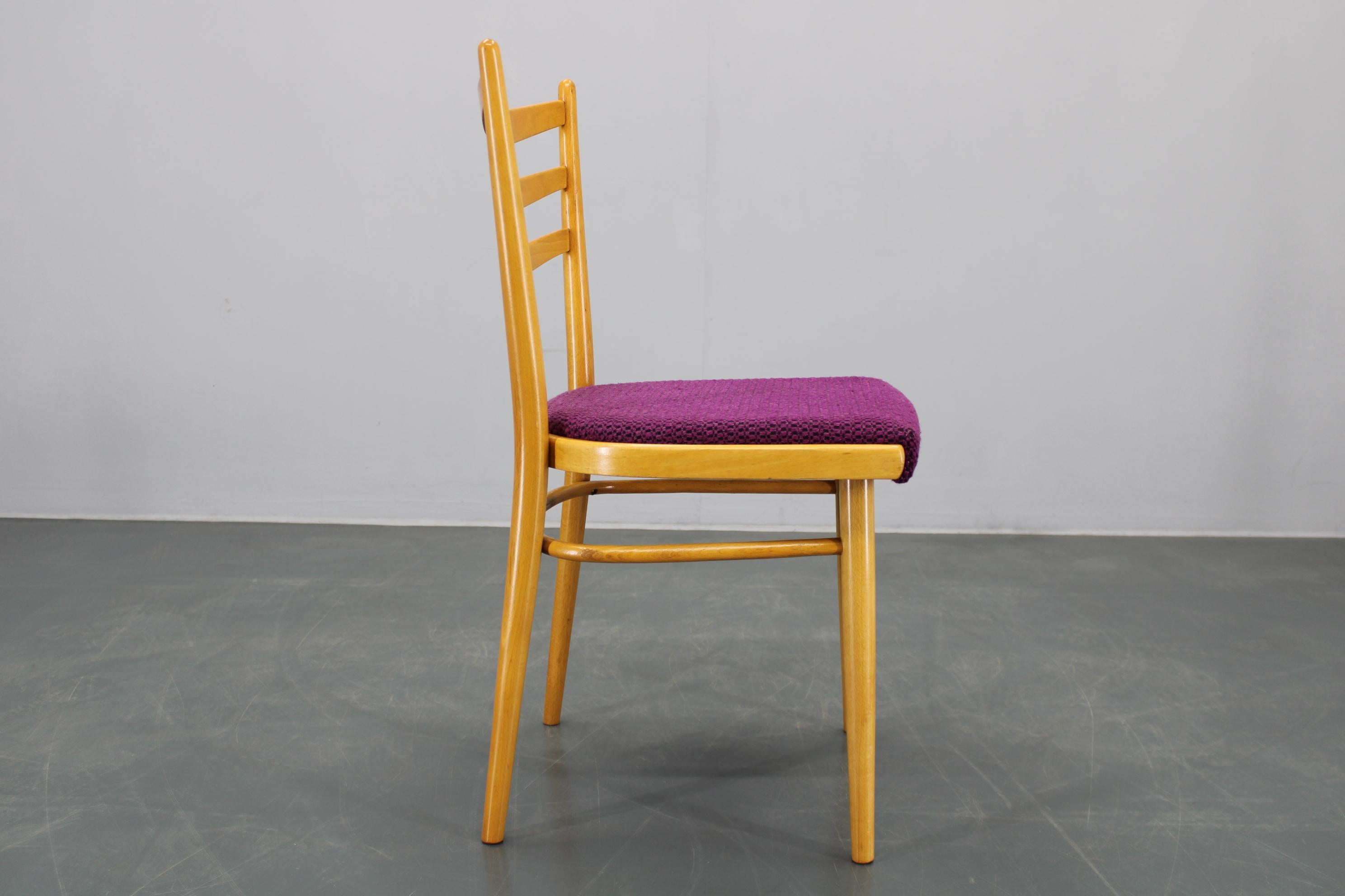1960s Ensemble de quatre chaises de salle à manger en Beeche, Tchécoslovaquie en vente 10