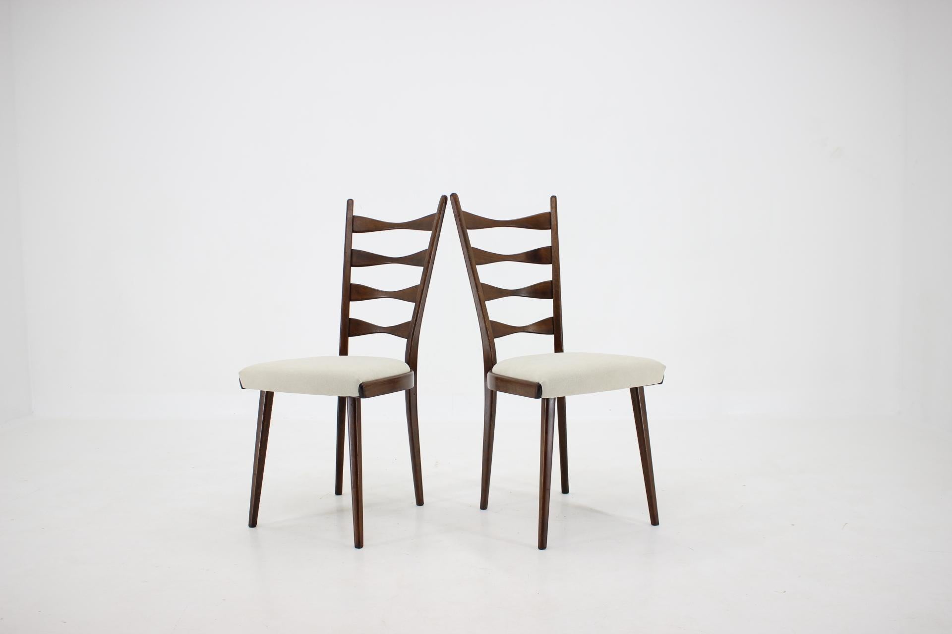 1960s Set of Four Beech Dining Chairs, Czechoslovakia In Good Condition In Praha, CZ