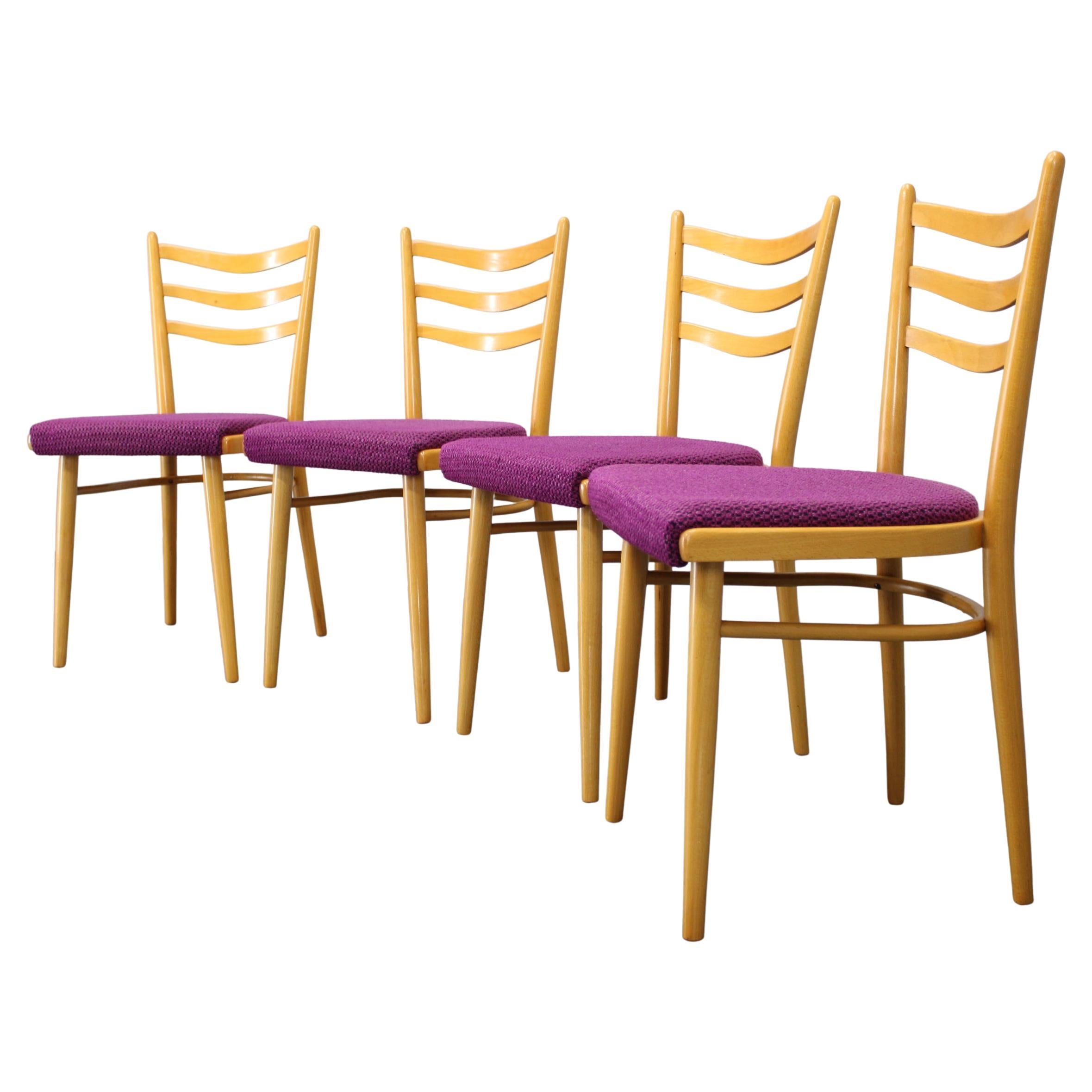 Juego de cuatro sillas de comedor de haya, Checoslovaquia, años 60
