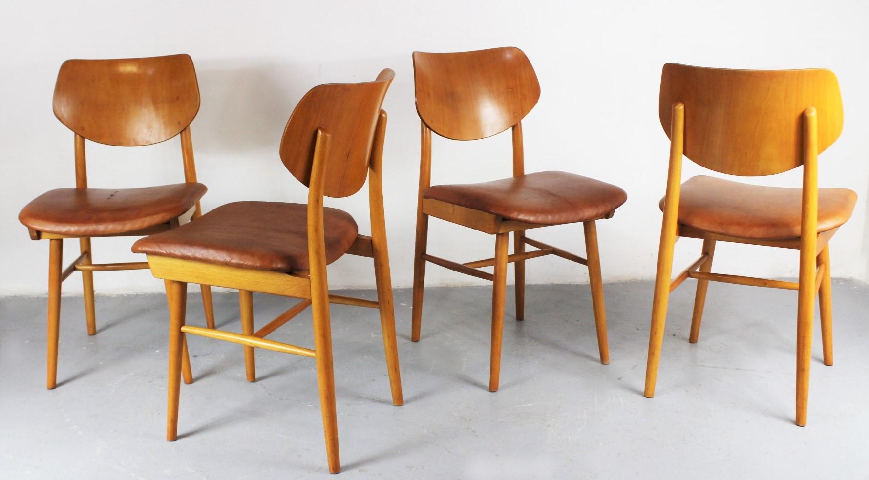 1960s Set of Four Chairs by Ton In Good Condition In Cimelice, Czech republic