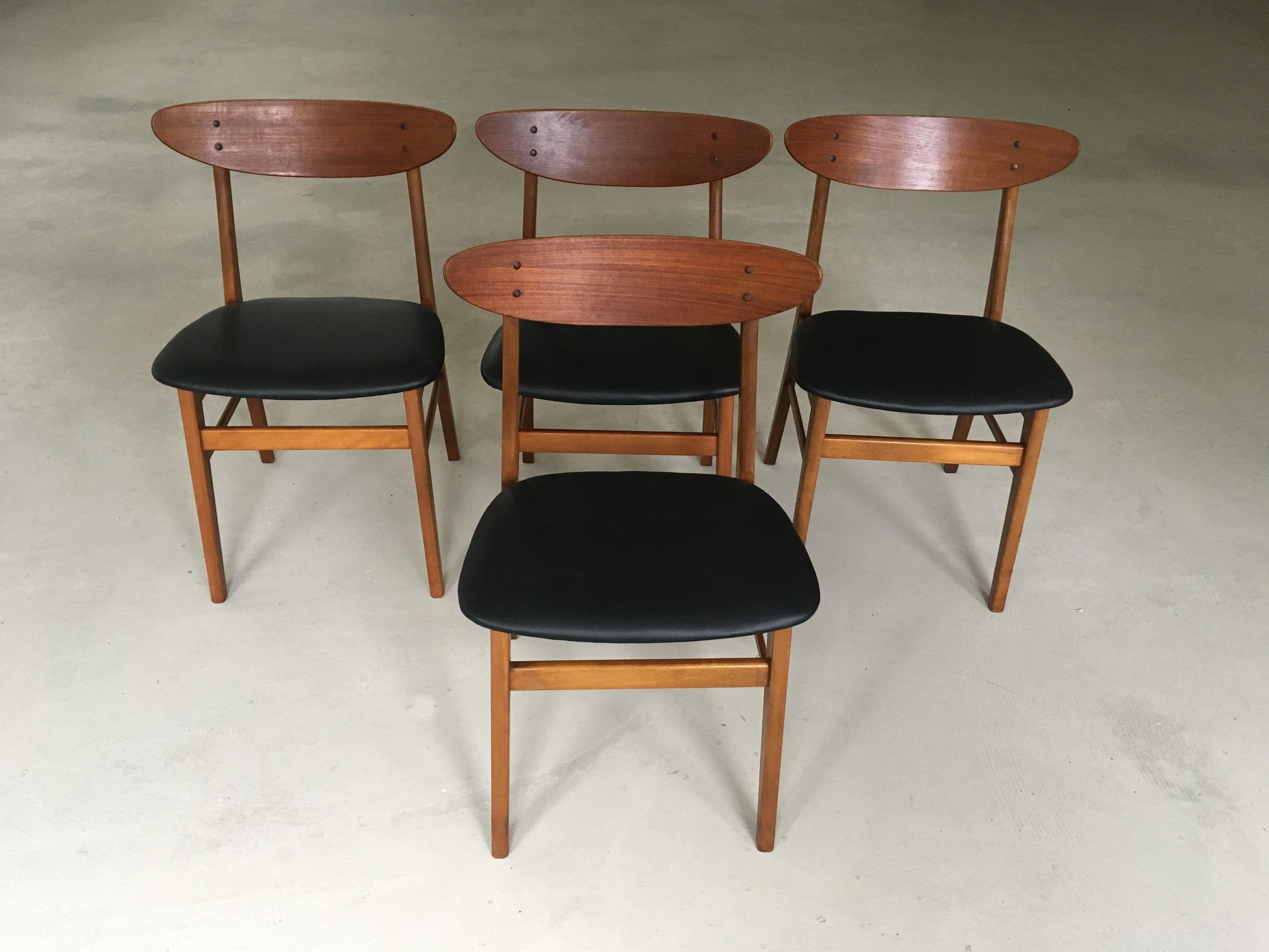 Set of 4 Th. Harlev dining chairs, model 210 - nicknamed 