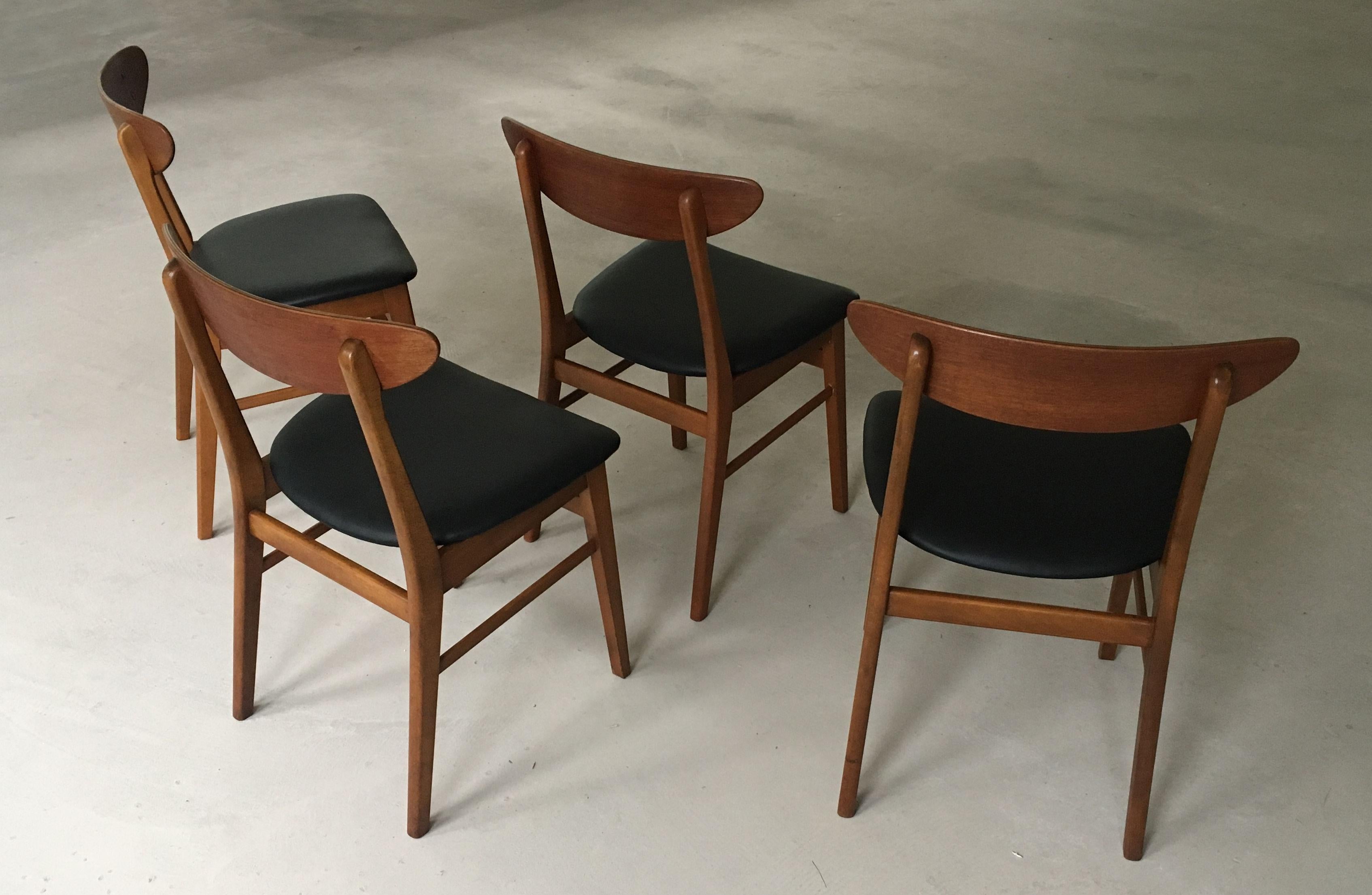 Scandinavian Modern 1960s Set of Four Danish Th. Harlev Dining Chairs in Teak and Beech by Farstrup For Sale