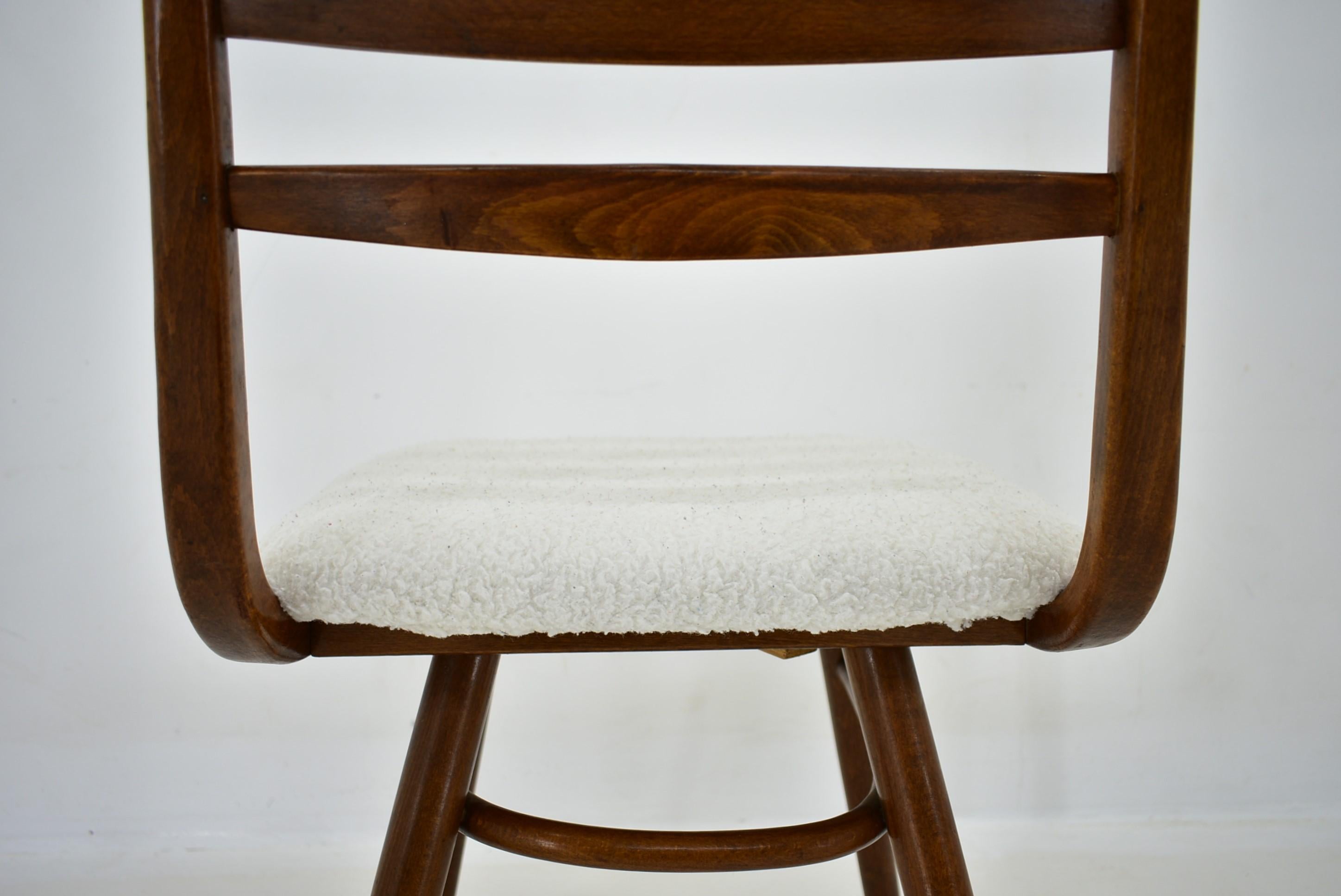 Mid-20th Century 1960s Set of Four Dining Bentwood Chairs by Ton, Czechoslovakia For Sale