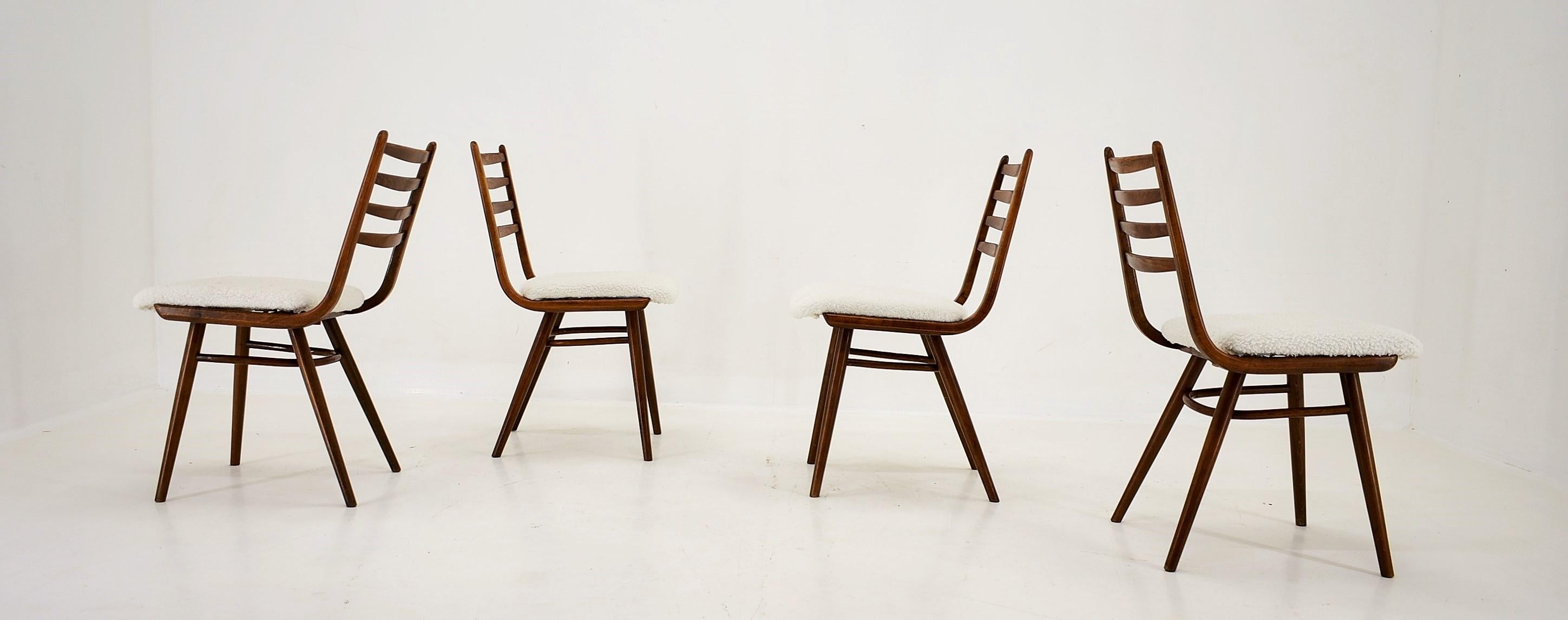1960s Set of Four Dining Bentwood Chairs by Ton, Czechoslovakia For Sale 1