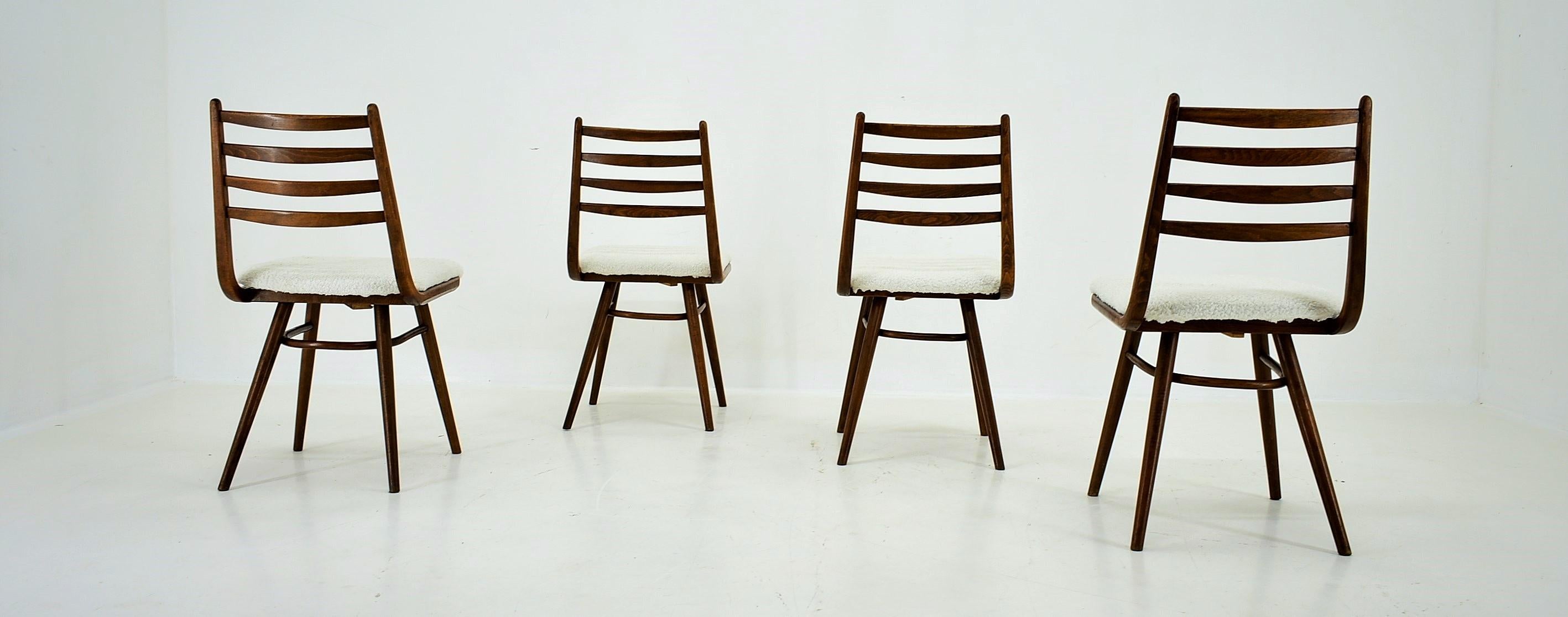 1960s Set of Four Dining Bentwood Chairs by Ton, Czechoslovakia For Sale 3