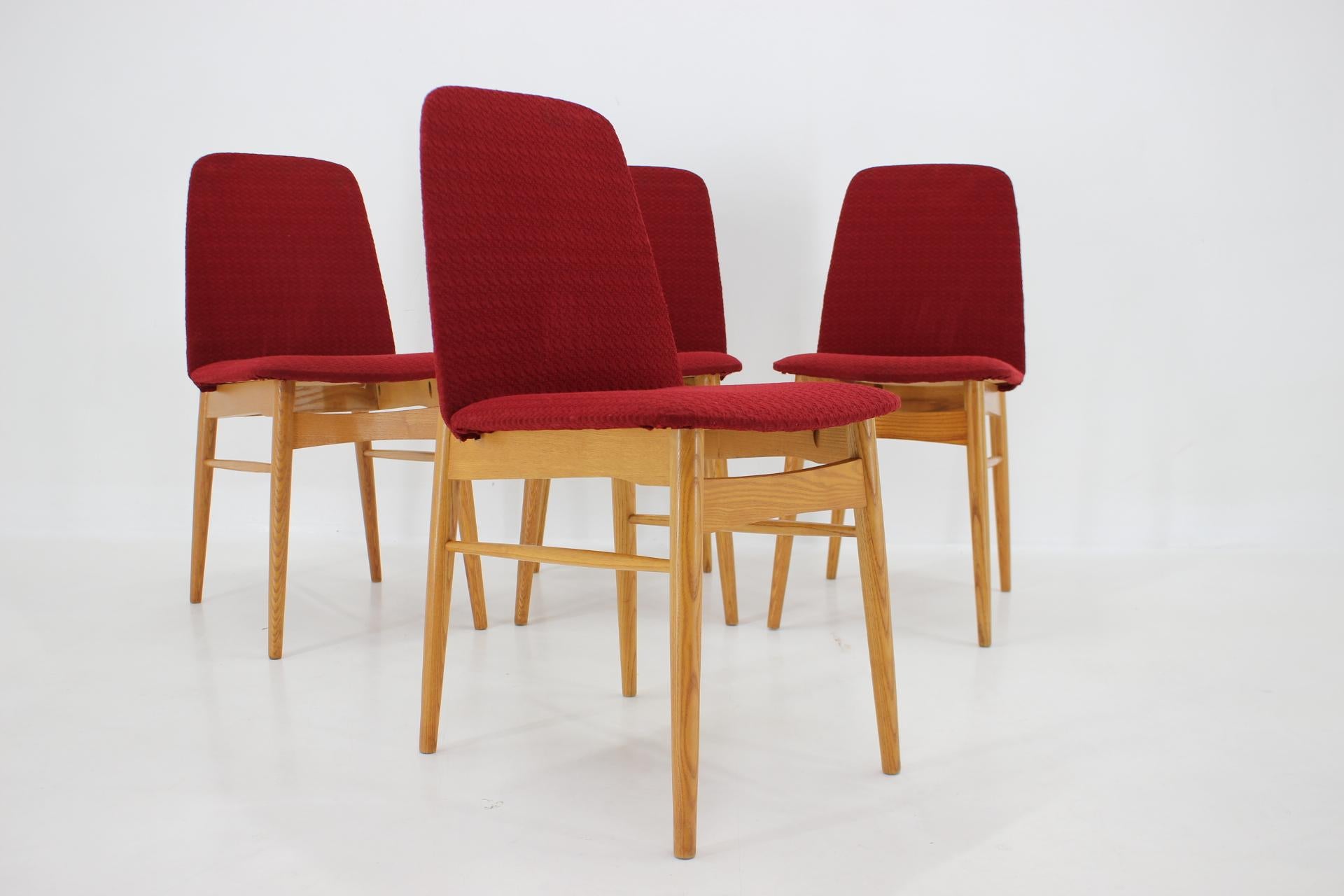 1960s Set of Four Elm Dining Chairs, Czechoslovakia For Sale 6