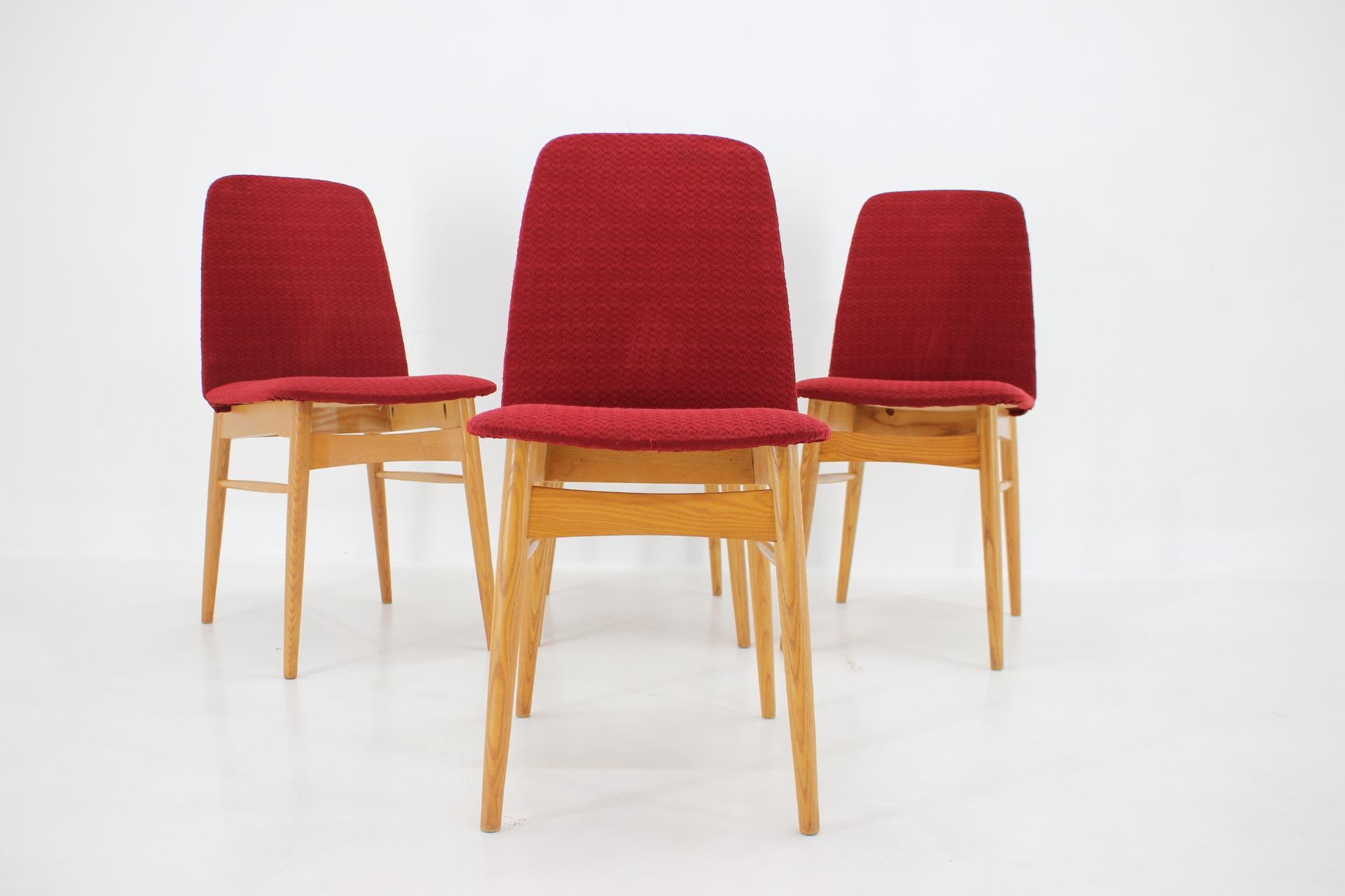 1960s Set of Four Elm Dining Chairs, Czechoslovakia For Sale 7