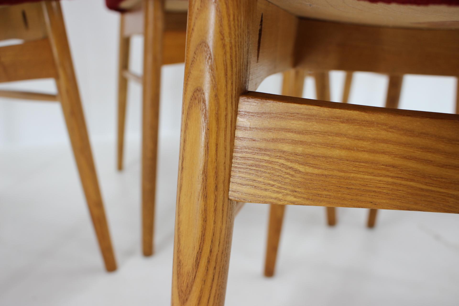 1960s Set of Four Elm Dining Chairs, Czechoslovakia For Sale 8