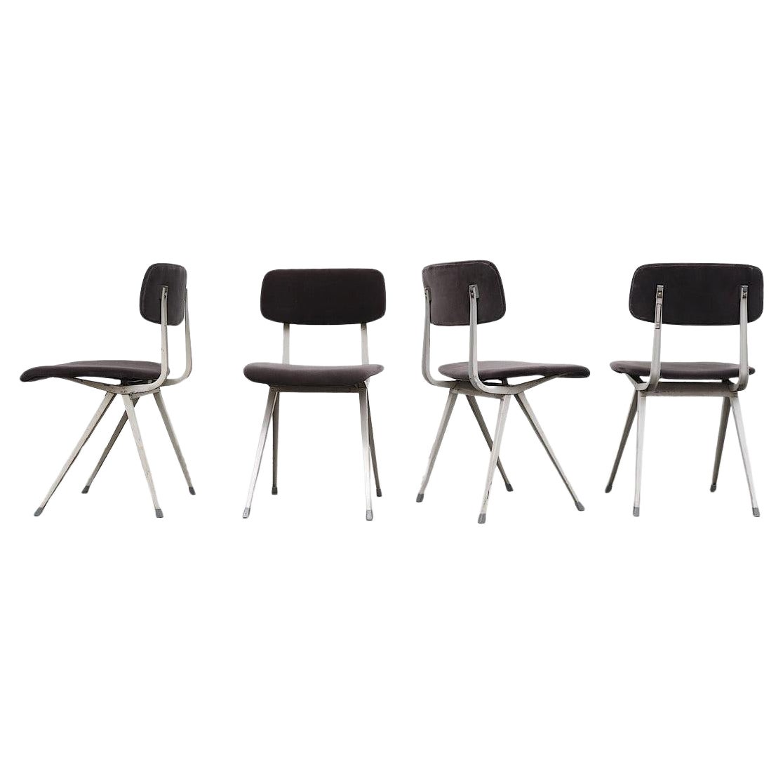 Ensemble de quatre chaises « résult » Friso Kramer en velours gris des années 1960 pour Ahrend de Cirkel