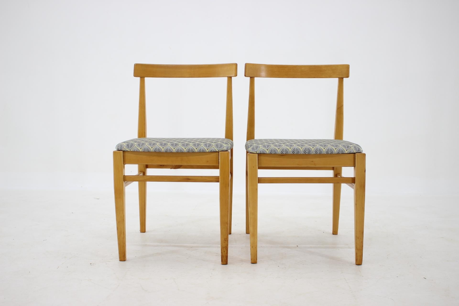 Mid-Century Modern 1960s Set of Four Minimalist Dining Chairs, Czechoslovakia  For Sale