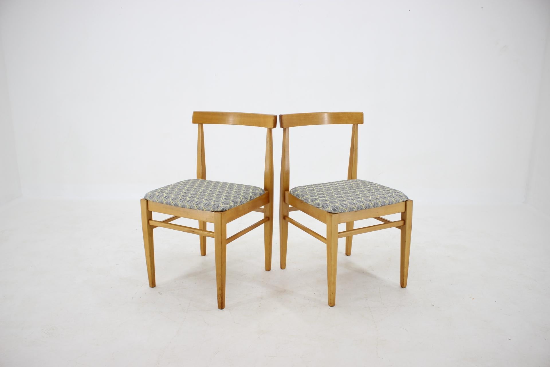 1960s Set of Four Minimalist Dining Chairs, Czechoslovakia  In Good Condition For Sale In Praha, CZ