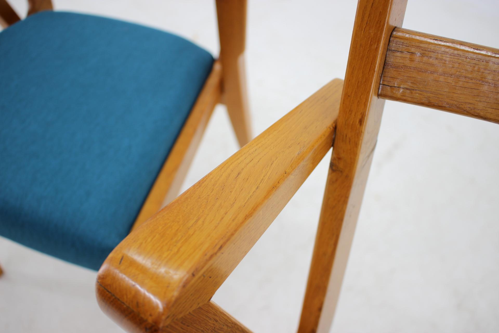1960s Set of Four Oak Dining Chairs, Czechoslovakia For Sale 2