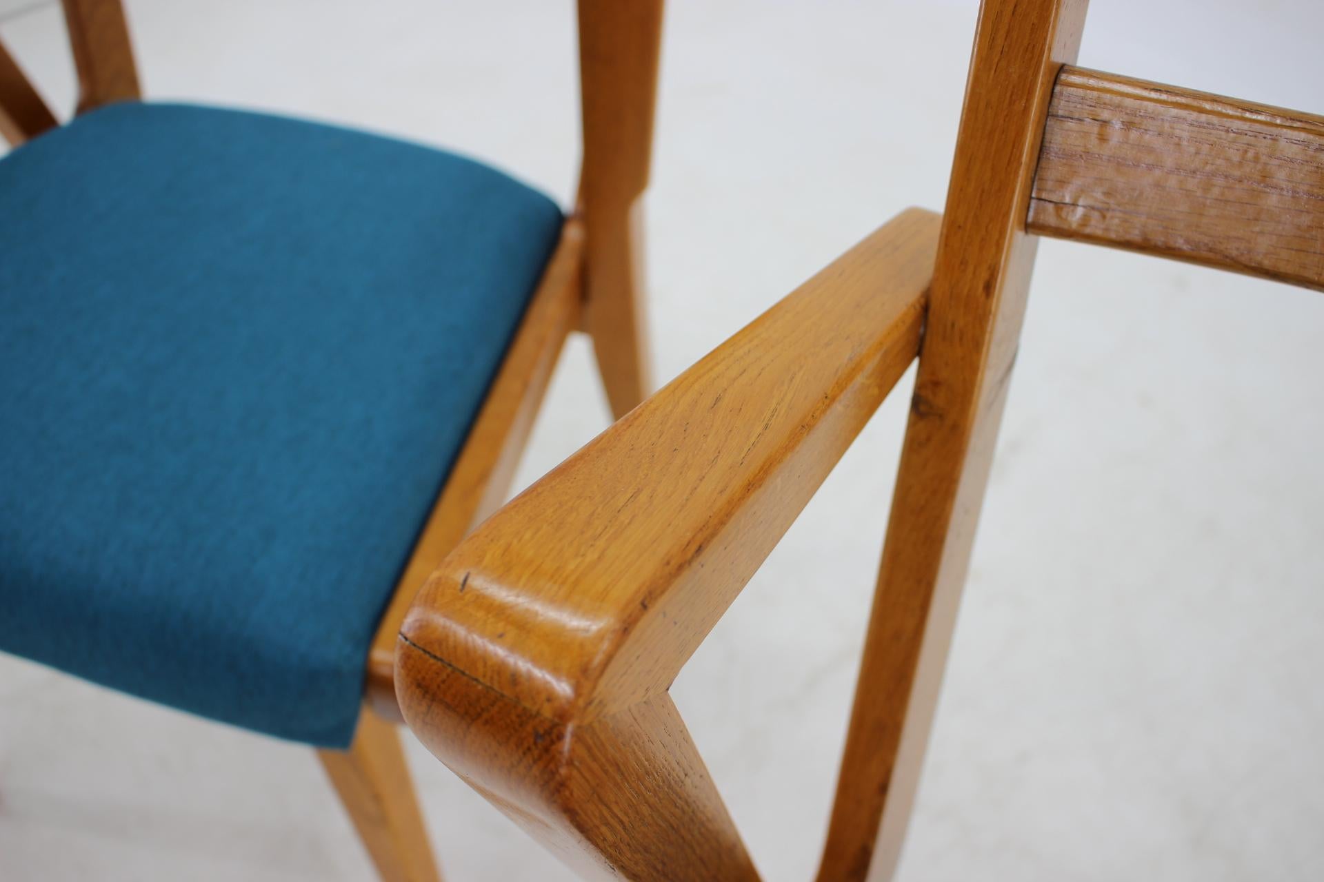 1960s Set of Four Oak Dining Chairs, Czechoslovakia For Sale 1