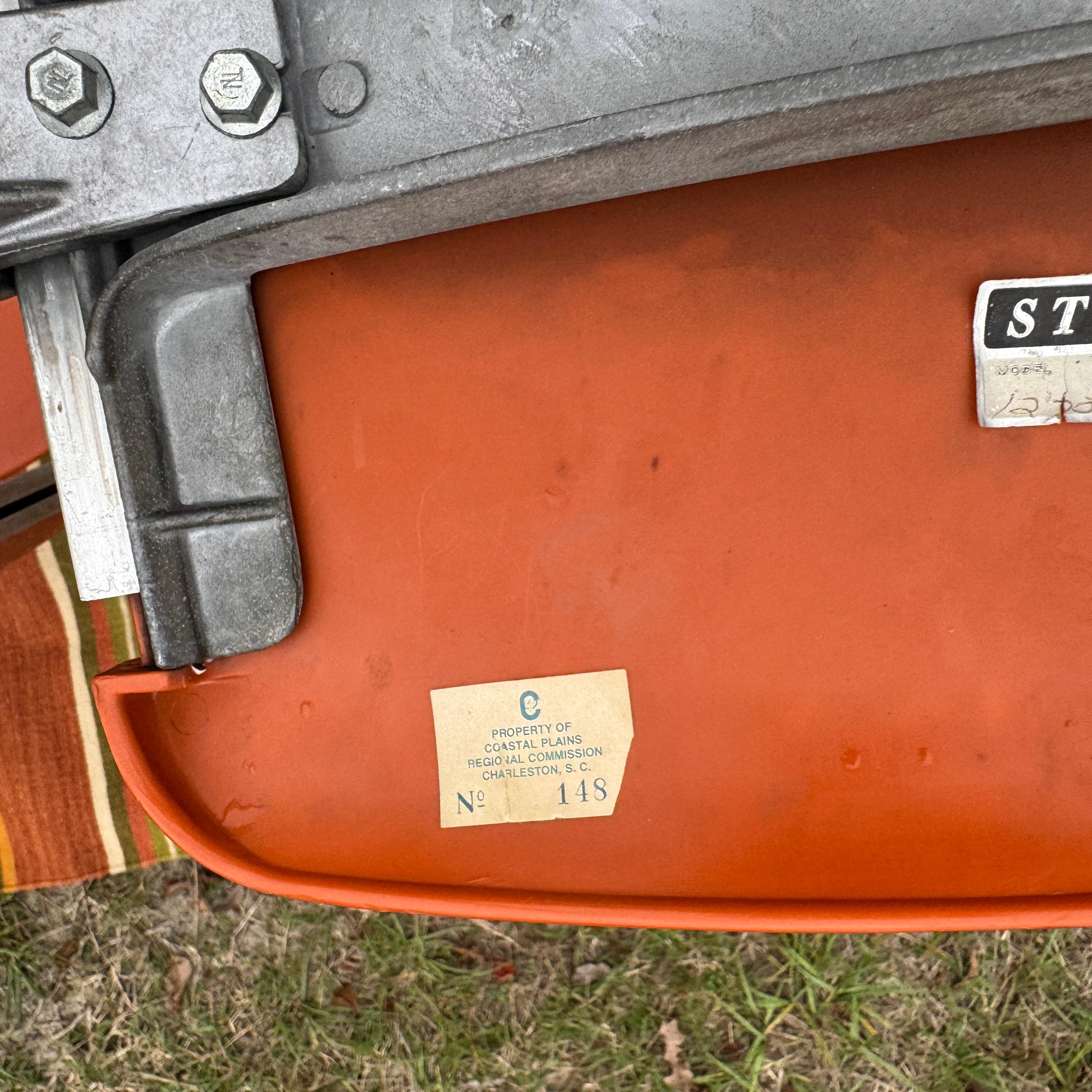 Ensemble de quatre chaises d'appoint Steelcase orange et ocre des années 1960, modèle n° 1278 en vente 3