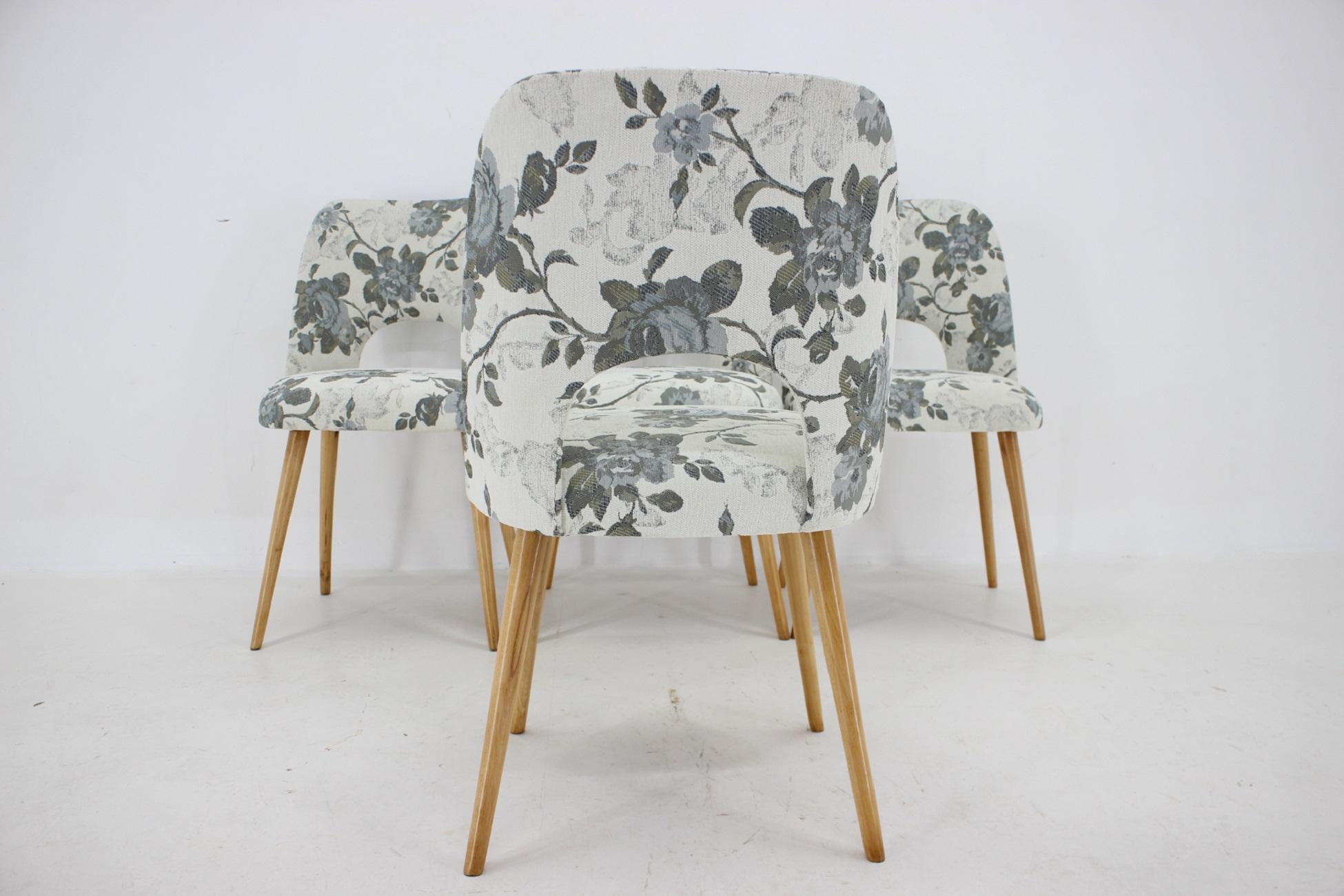 1960s Set of Four Oswald Haerdtl Dining Chairs in Fabric, Czechoslovakia For Sale 3
