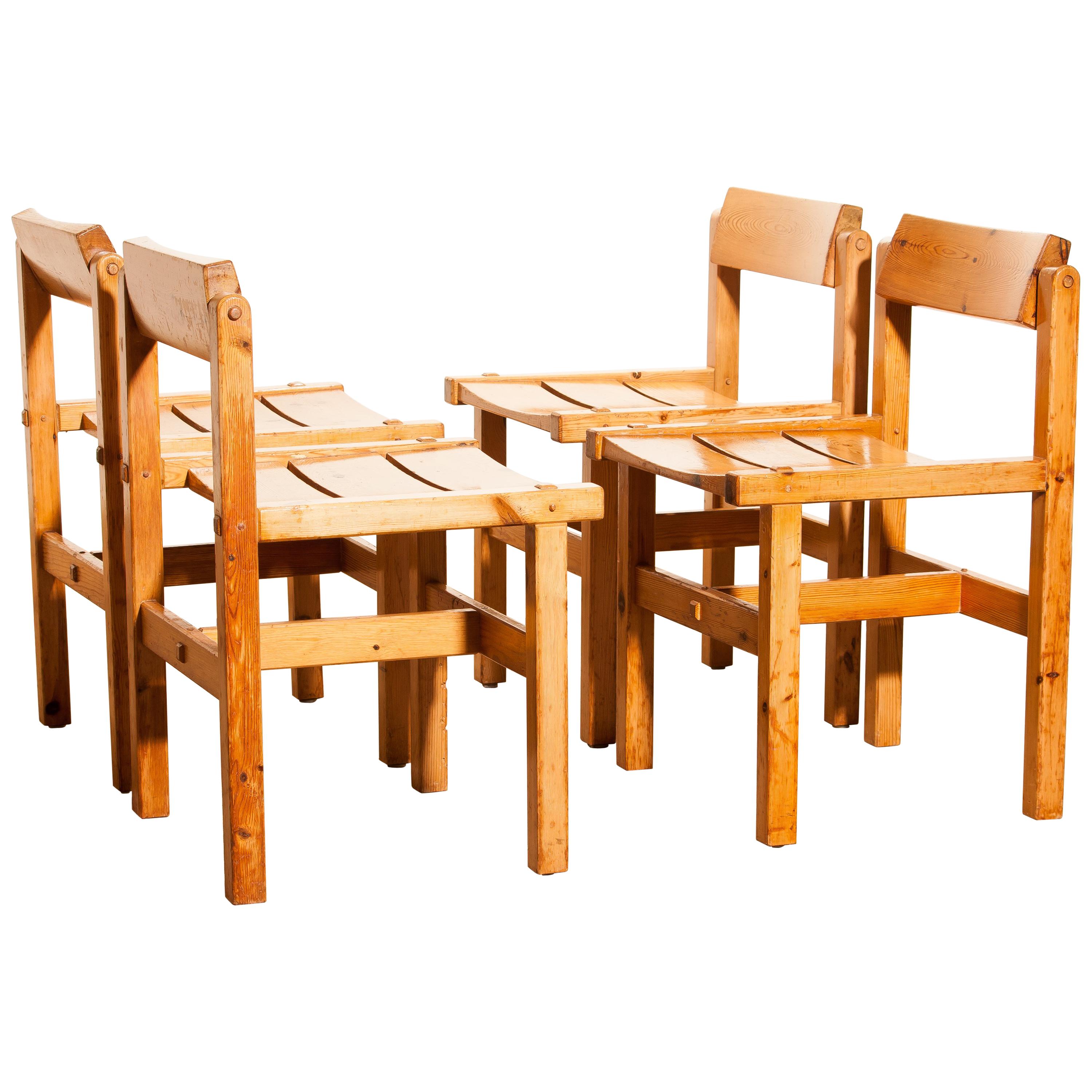 1960s, Set of Four Pine Dining Chairs by Edvin Helseth, Norway In Good Condition In Silvolde, Gelderland