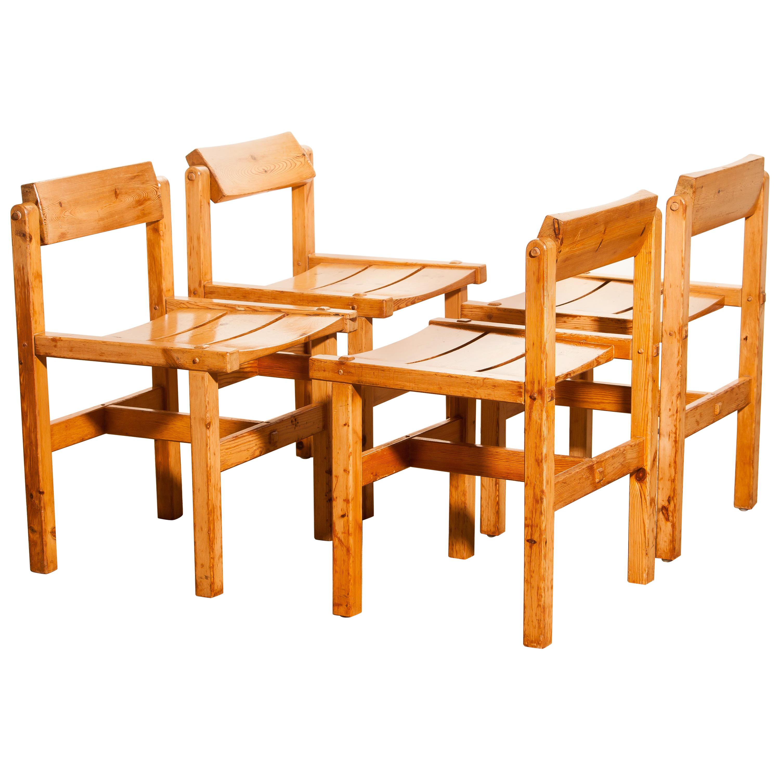 1960s, Set of Four Pine Dining Chairs by Edvin Helseth, Norway In Good Condition In Silvolde, Gelderland