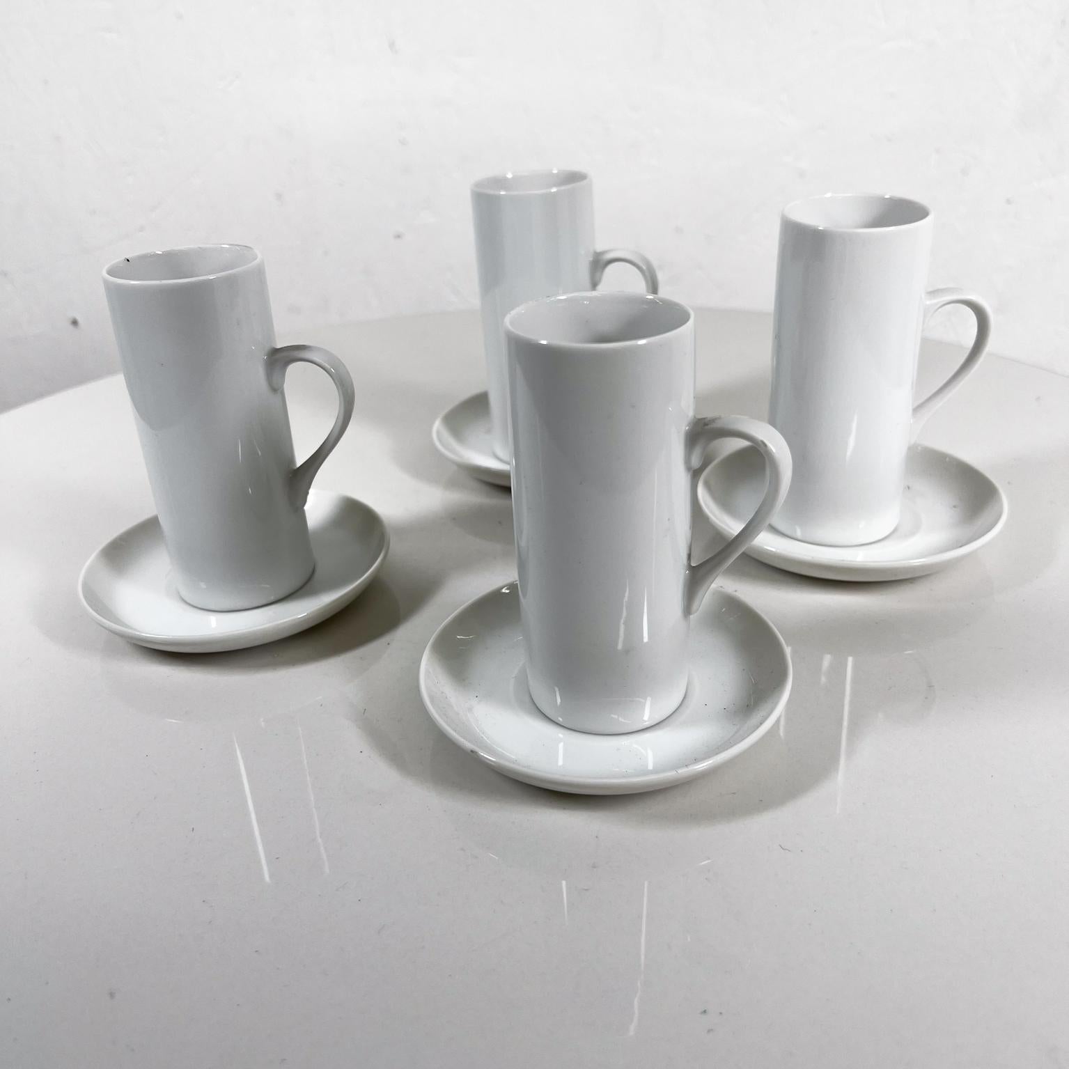 1960s Set of Four Porcelain Espresso Demitasse Cups & Saucers Lagardo Tackett In Good Condition In Chula Vista, CA