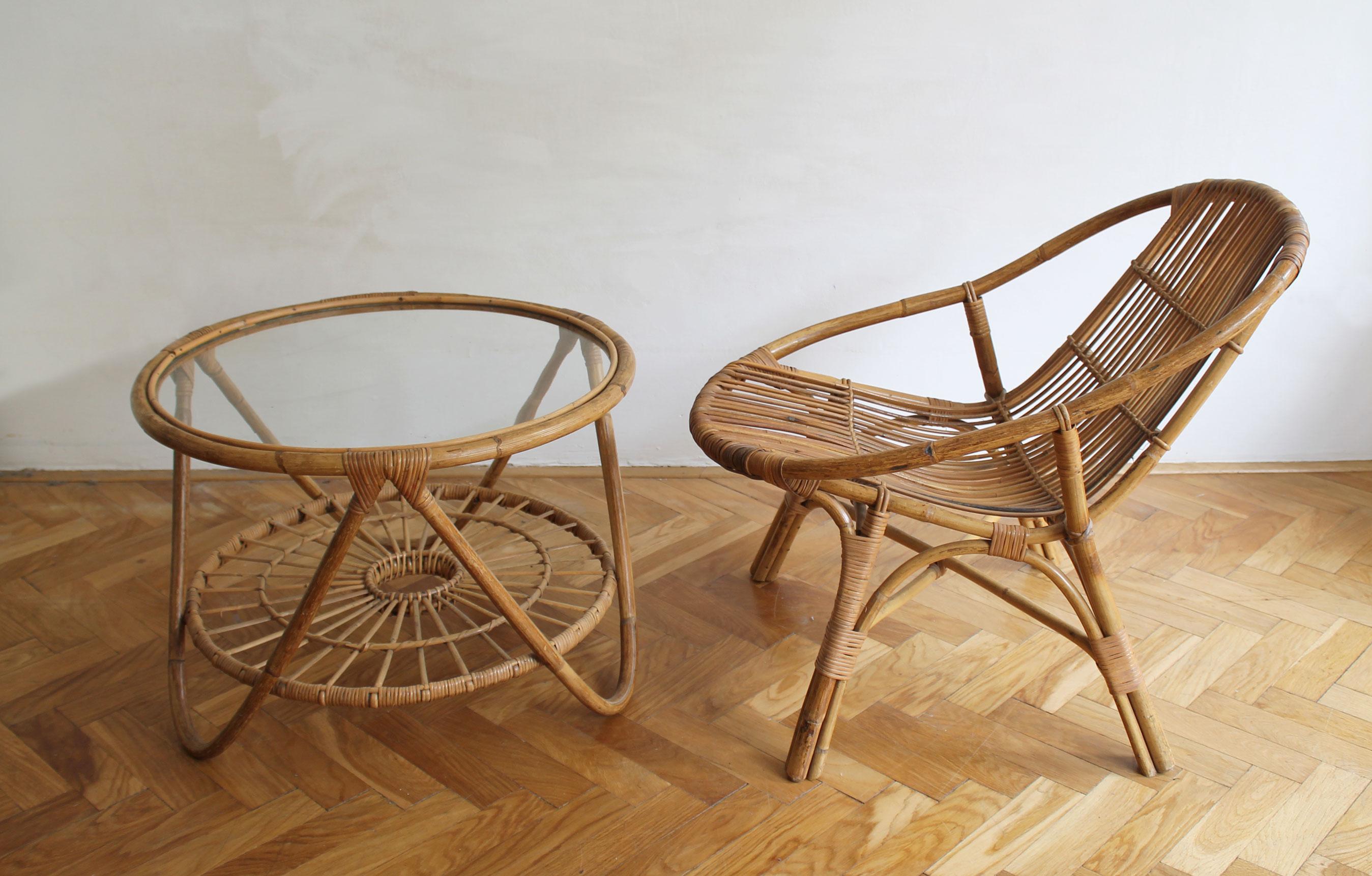 1960's Set of Four Rattan Armchairs and Side Table by Jaroslav Prochazka for ULU For Sale 5
