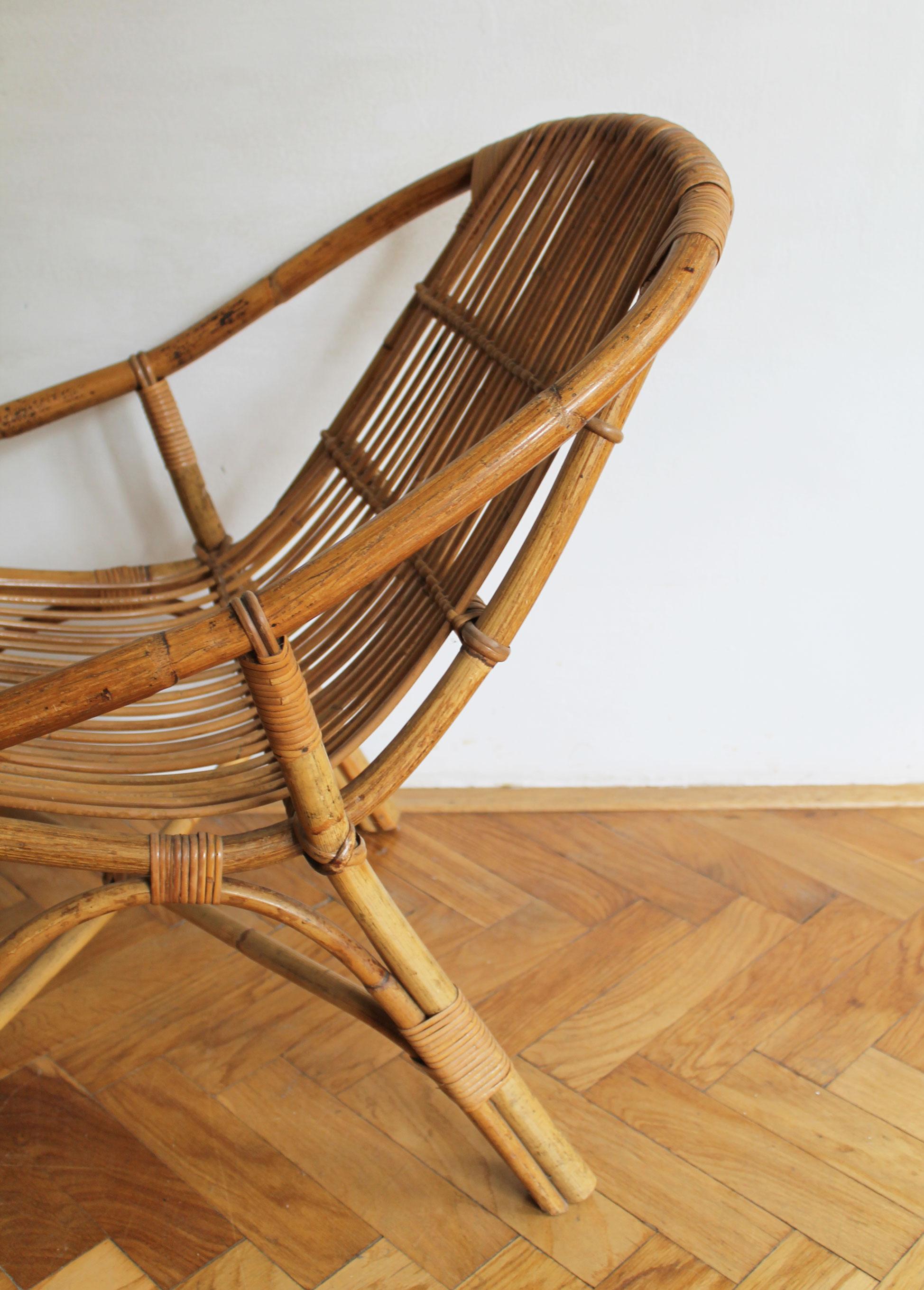 1960's Set of Four Rattan Armchairs and Side Table by Jaroslav Prochazka for ULU For Sale 7