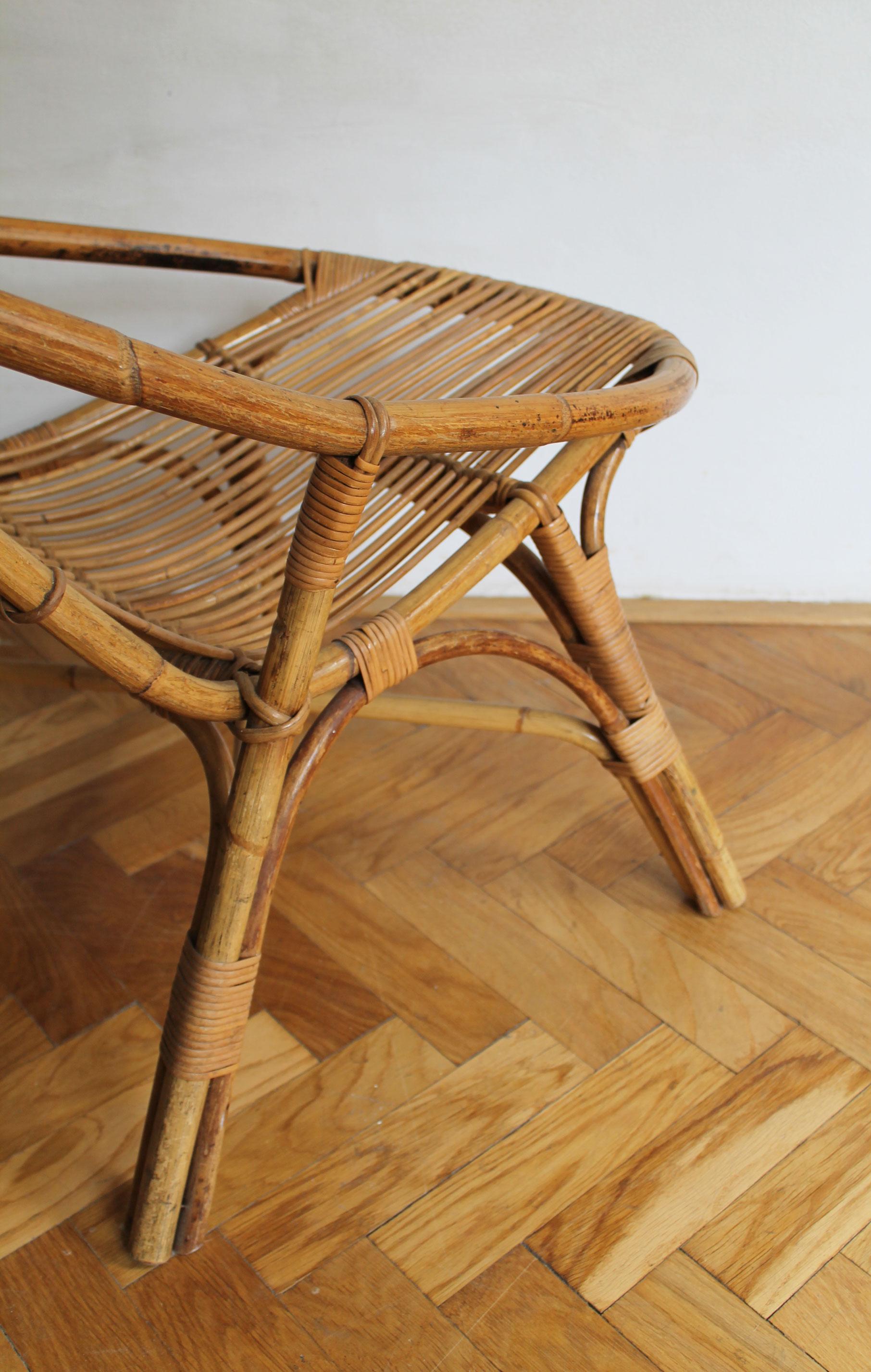 1960's Set of Four Rattan Armchairs and Side Table by Jaroslav Prochazka for ULU For Sale 8
