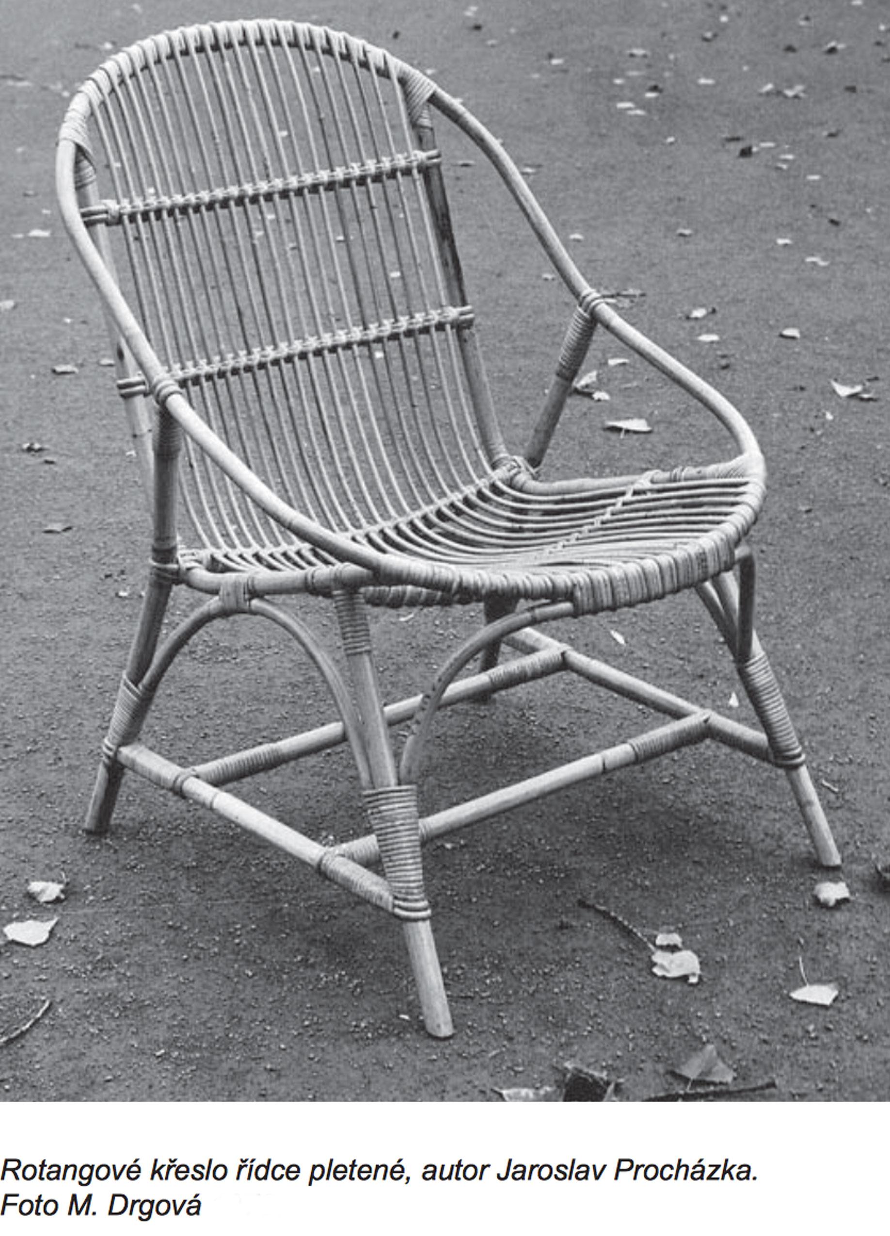 1960's Set of Four Rattan Armchairs and Side Table by Jaroslav Prochazka for ULU For Sale 12