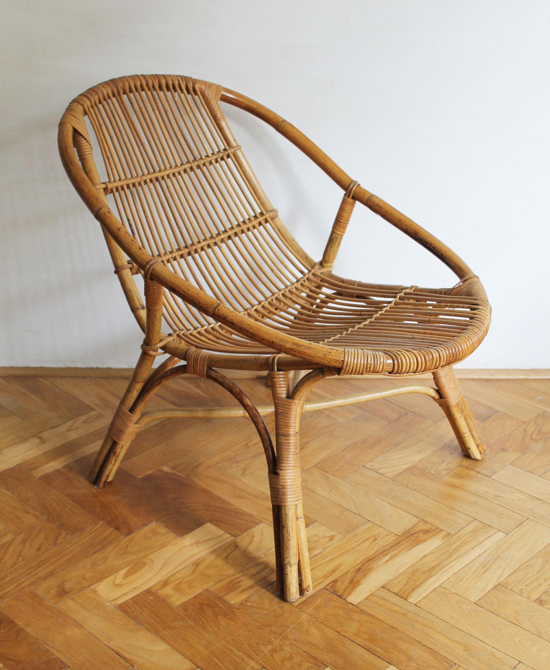 Mid-20th Century 1960's Set of Four Rattan Armchairs and Side Table by Jaroslav Prochazka for ULU For Sale