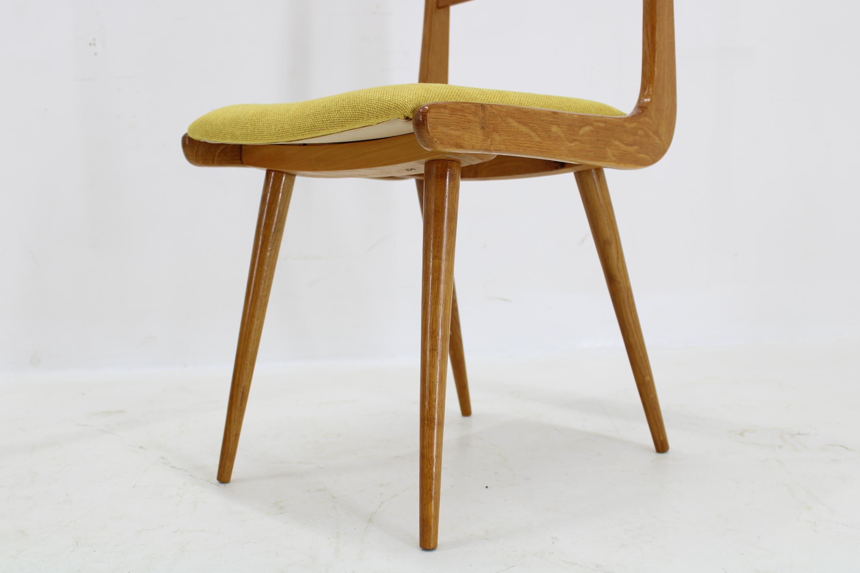 Juego de cuatro sillas de comedor raras restauradas, Checoslovaquia, años 60 en venta 6