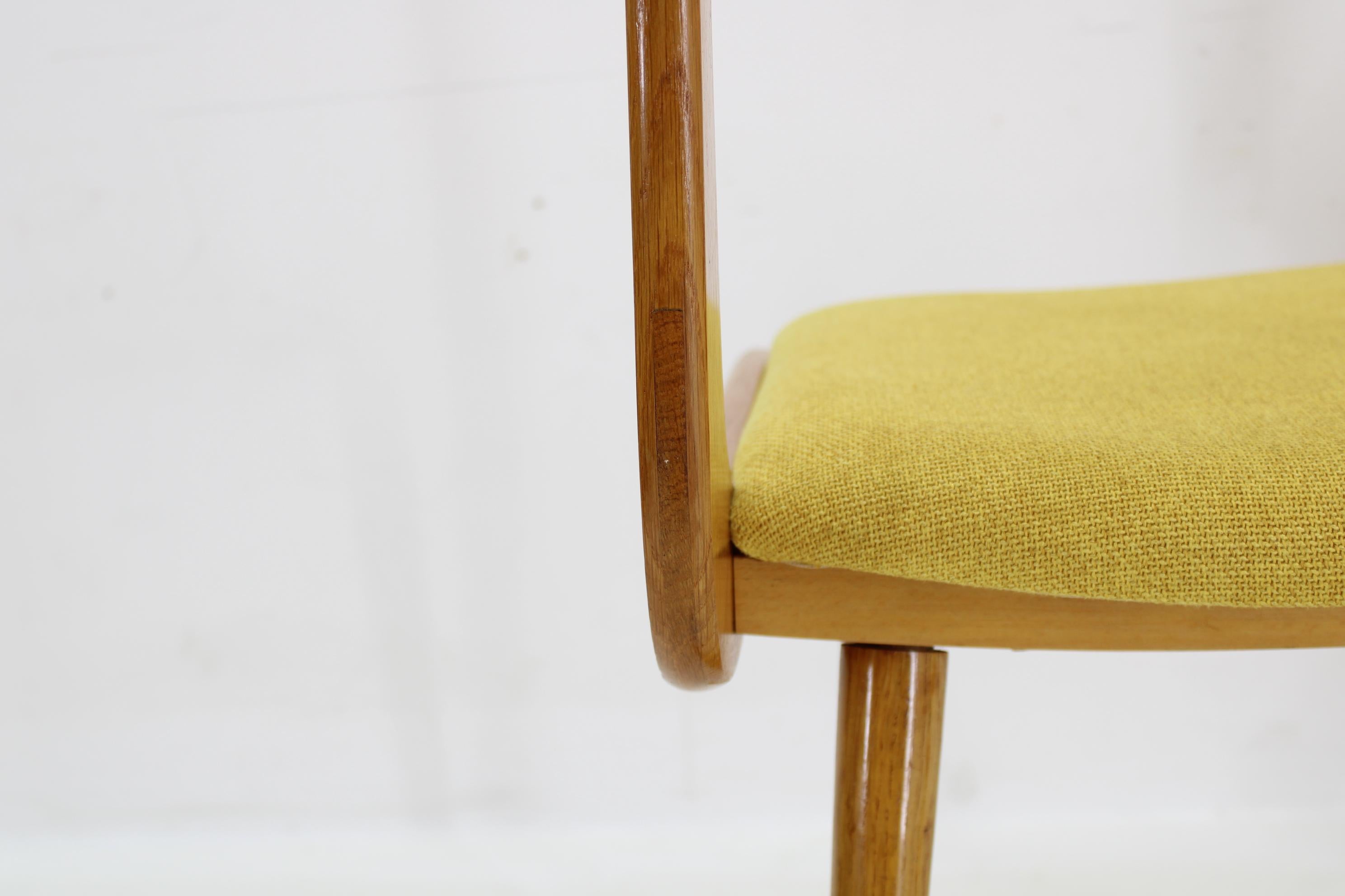 Juego de cuatro sillas de comedor raras restauradas, Checoslovaquia, años 60 en venta 9
