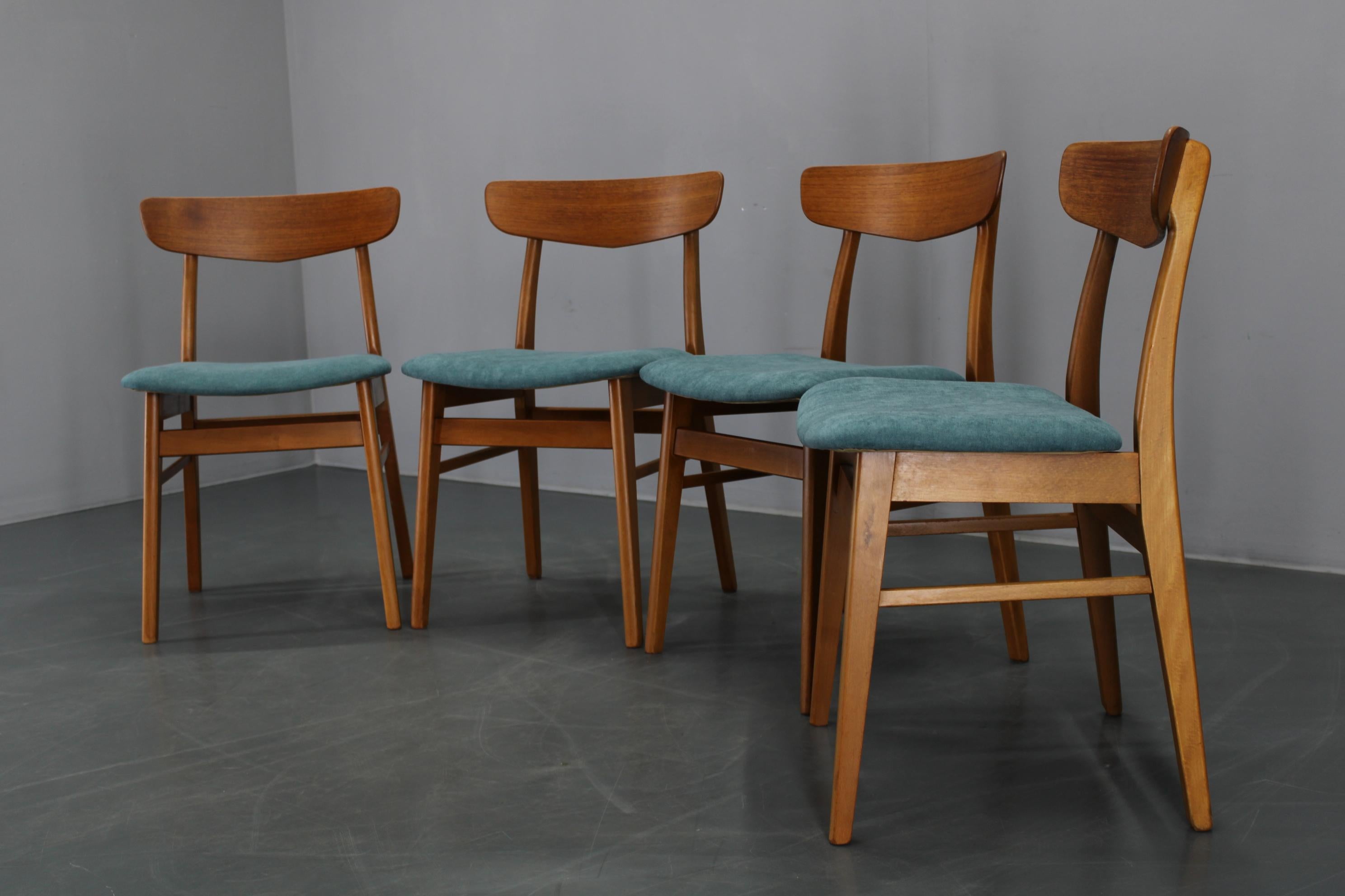 Set di quattro sedie da pranzo in teak restaurate degli anni '60, Danimarca