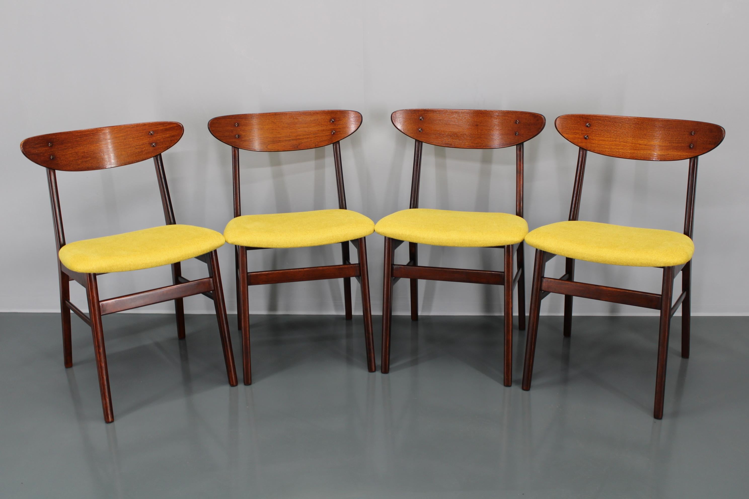 Juego de cuatro sillas de comedor restauradas de los años 60, Farstrup, Dinamarca Moderno de mediados de siglo en venta