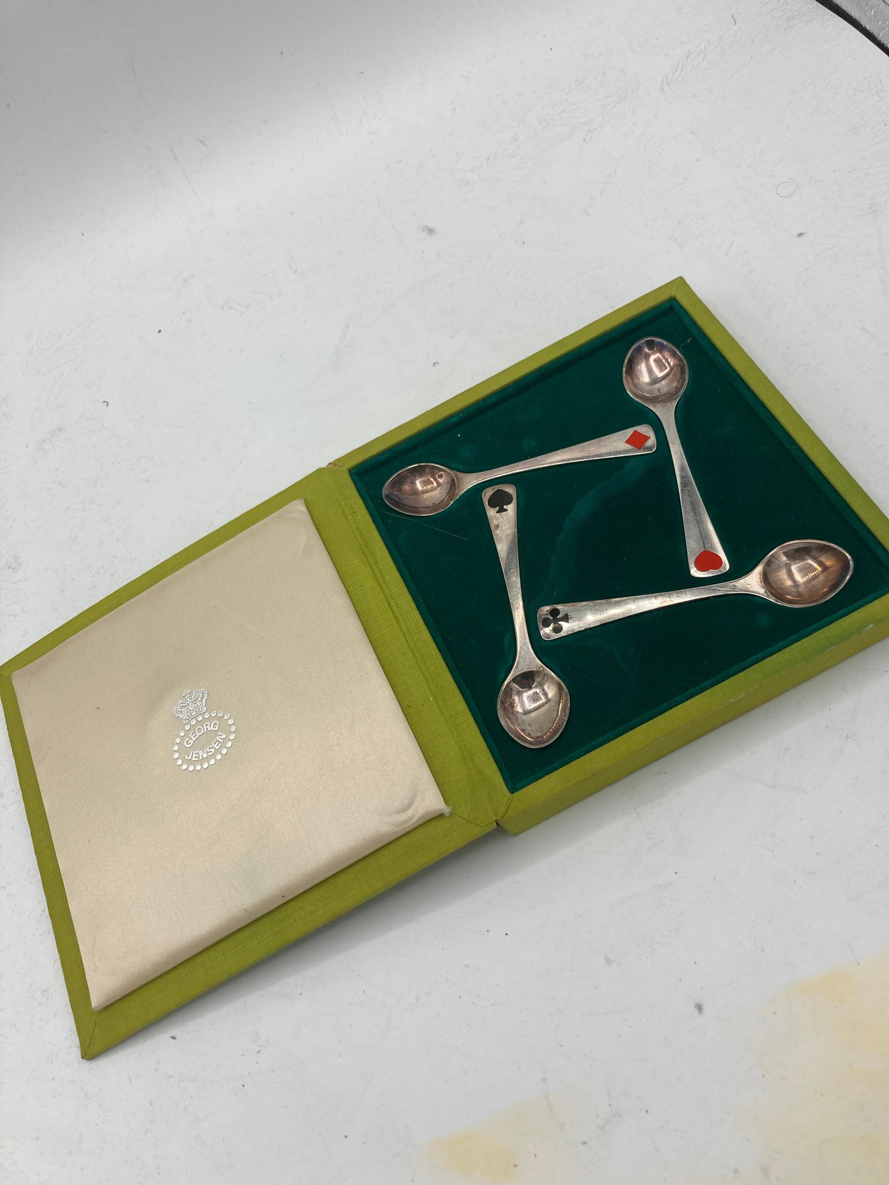 Cucchiaio per carte da gioco in argento Sterling del 1960 
Di Georg Jensen Danimarca
Molto raro
