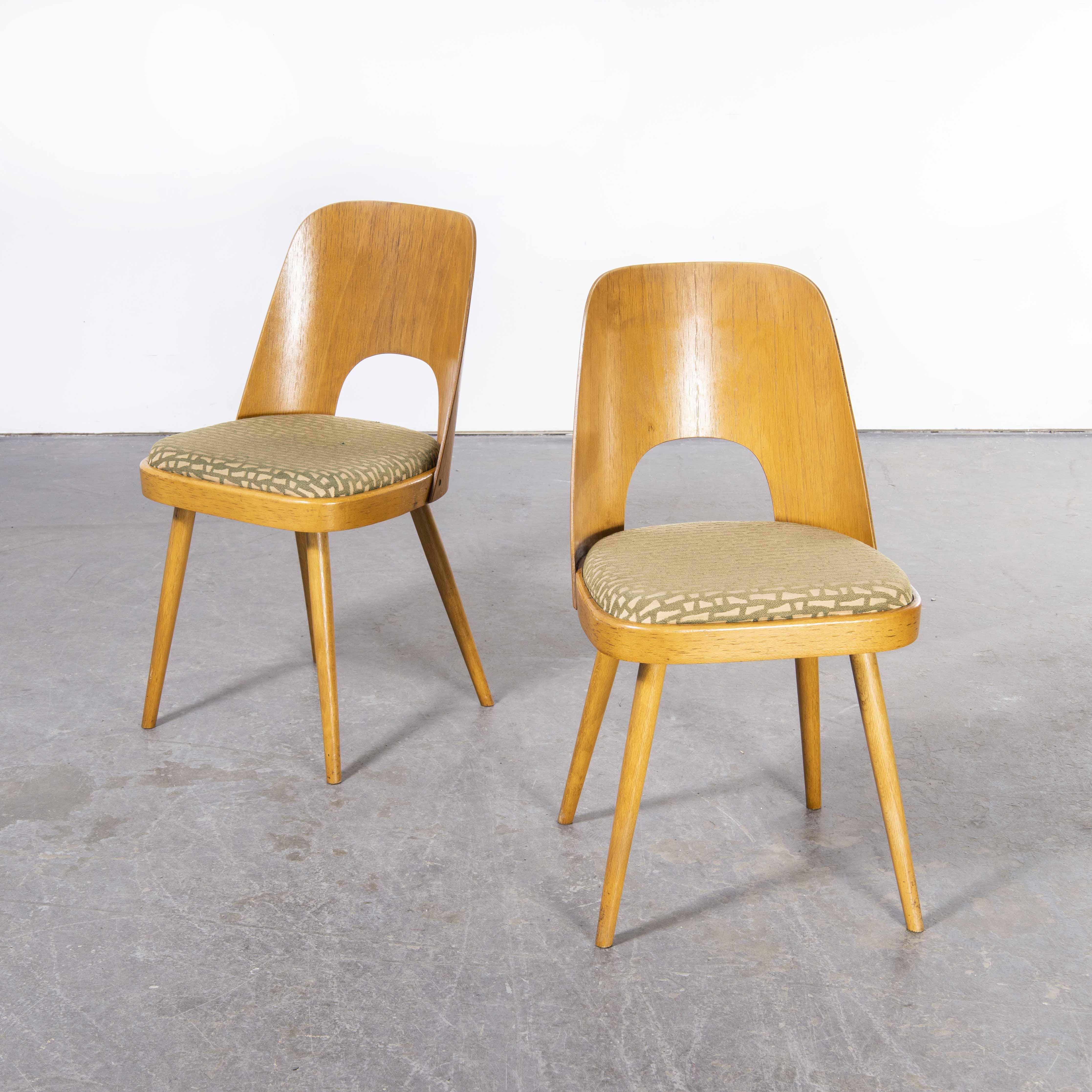 Oswald Haerdtl ensemble de quatre chaises de salle à manger tapissées des années 1960 en vente 4