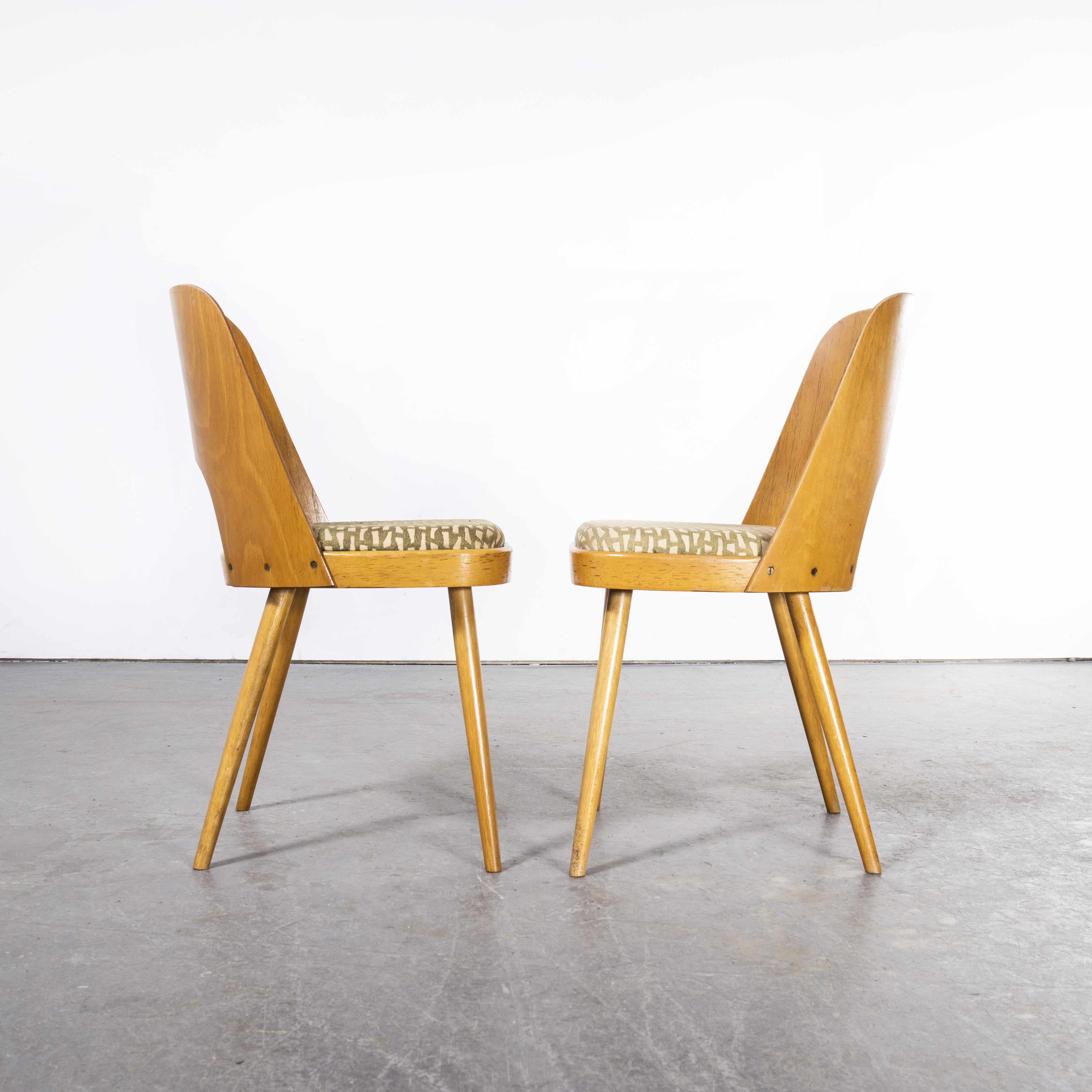 Oswald Haerdtl ensemble de quatre chaises de salle à manger tapissées des années 1960 en vente 1