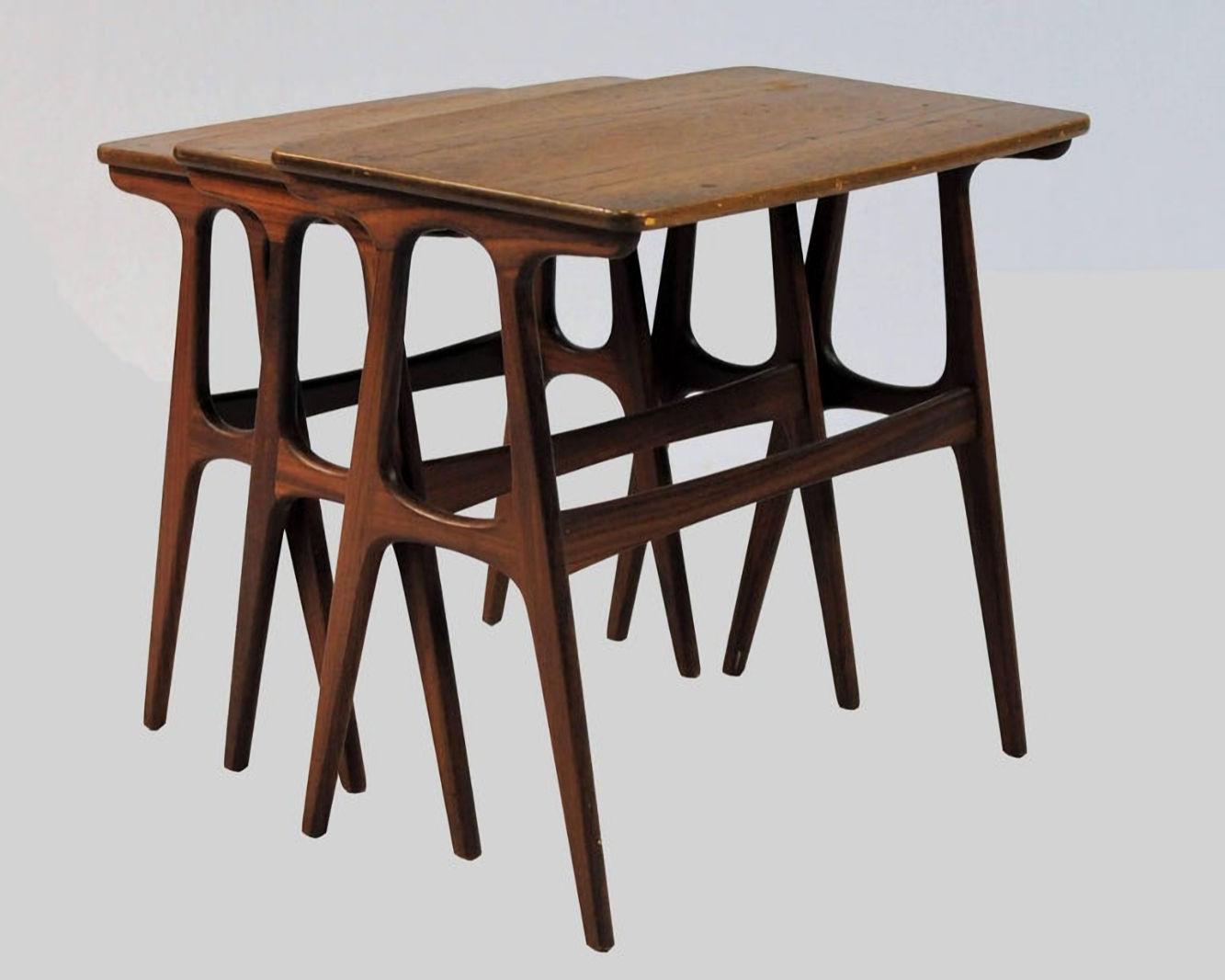 Scandinavian Modern 1960s Set of Fully Restored and Refinished Danish Nesting Tables in Teak For Sale