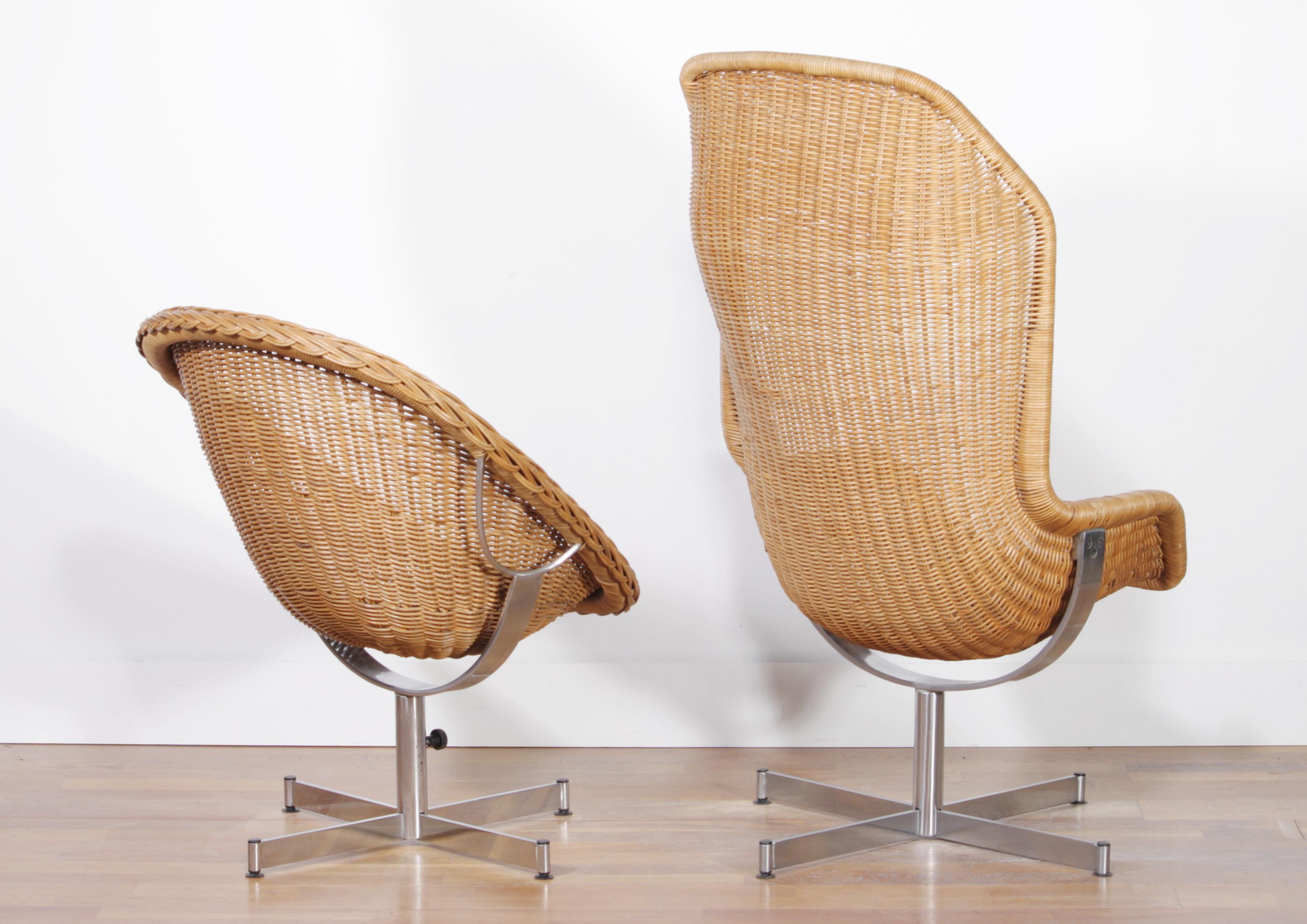 1960s, Set of Rattan Swivel Chairs by Dirk Van Sliedregt for Gebroeders Jonkers In Excellent Condition In Silvolde, Gelderland