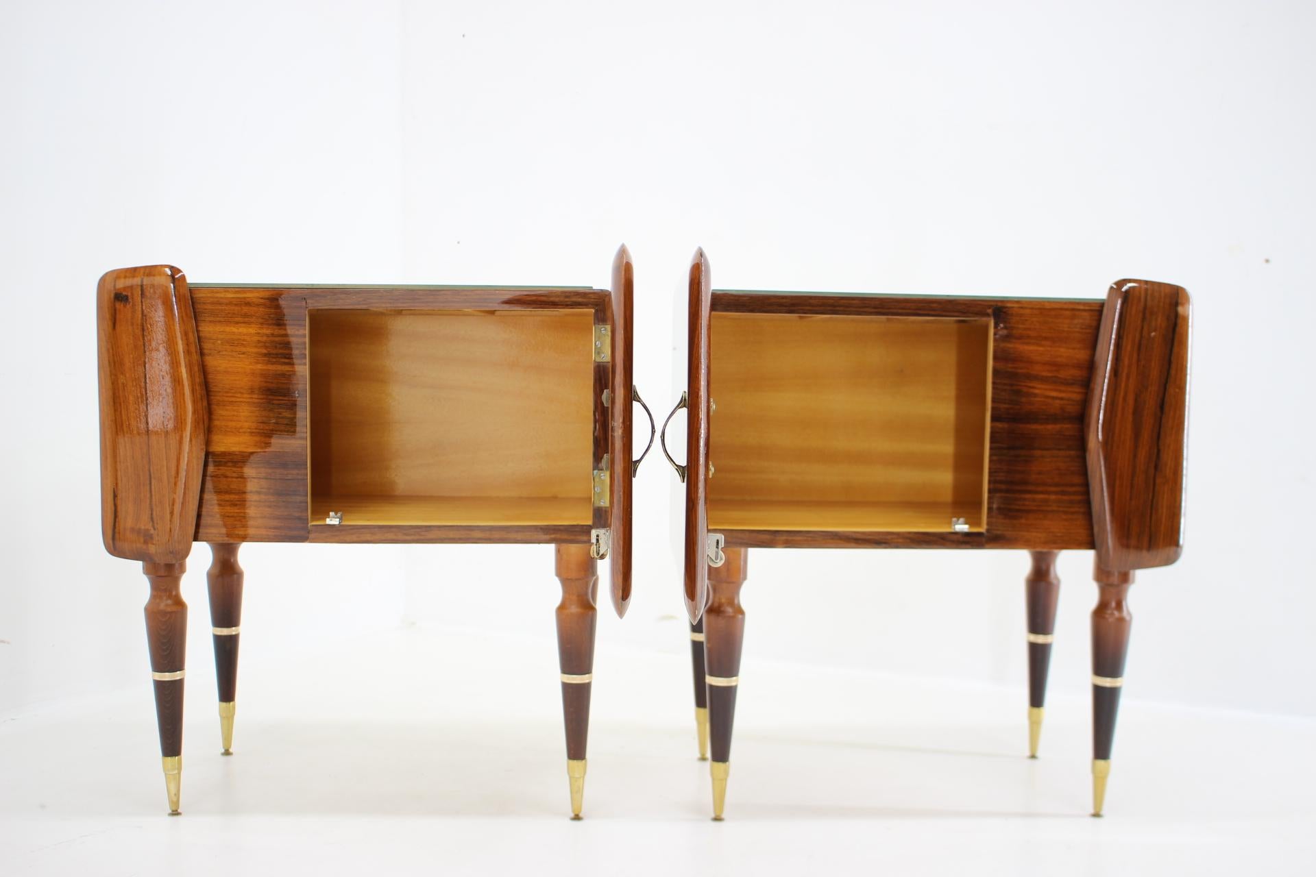1960s Set of Sculptural Wooden Bedside Tables and Sideboard, Italy For Sale 4