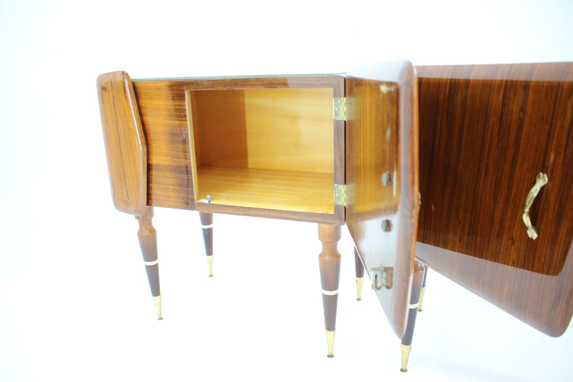 1960s Set of Sculptural Wooden Bedside Tables and Sideboard, Italy For Sale 5