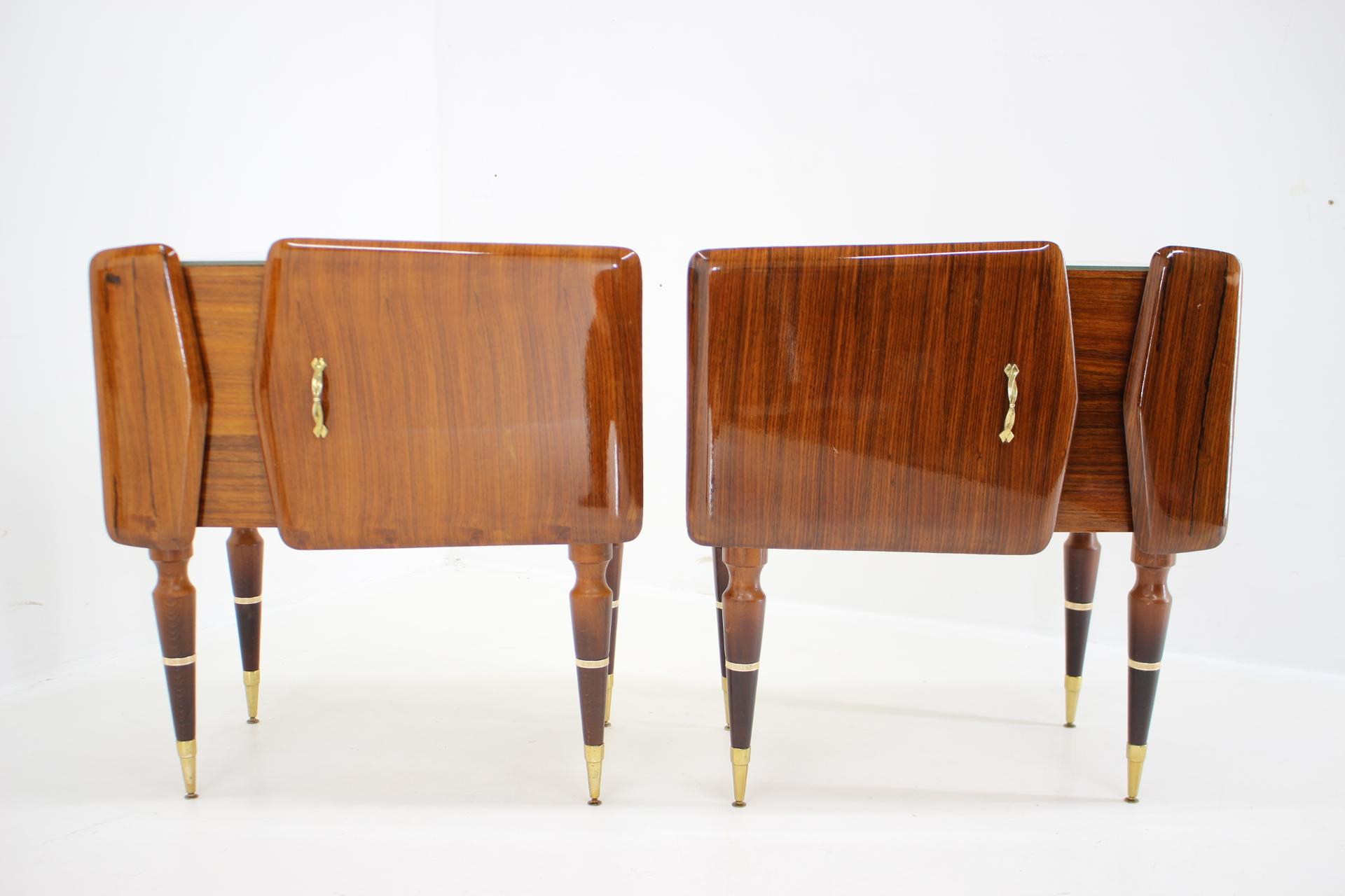 Glass 1960s Set of Sculptural Wooden Bedside Tables and Sideboard, Italy For Sale
