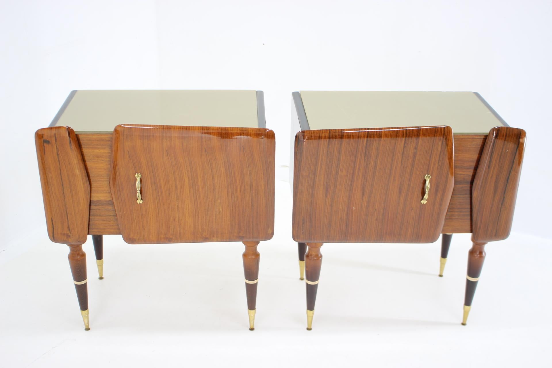 1960s Set of Sculptural Wooden Bedside Tables and Sideboard, Italy For Sale 1