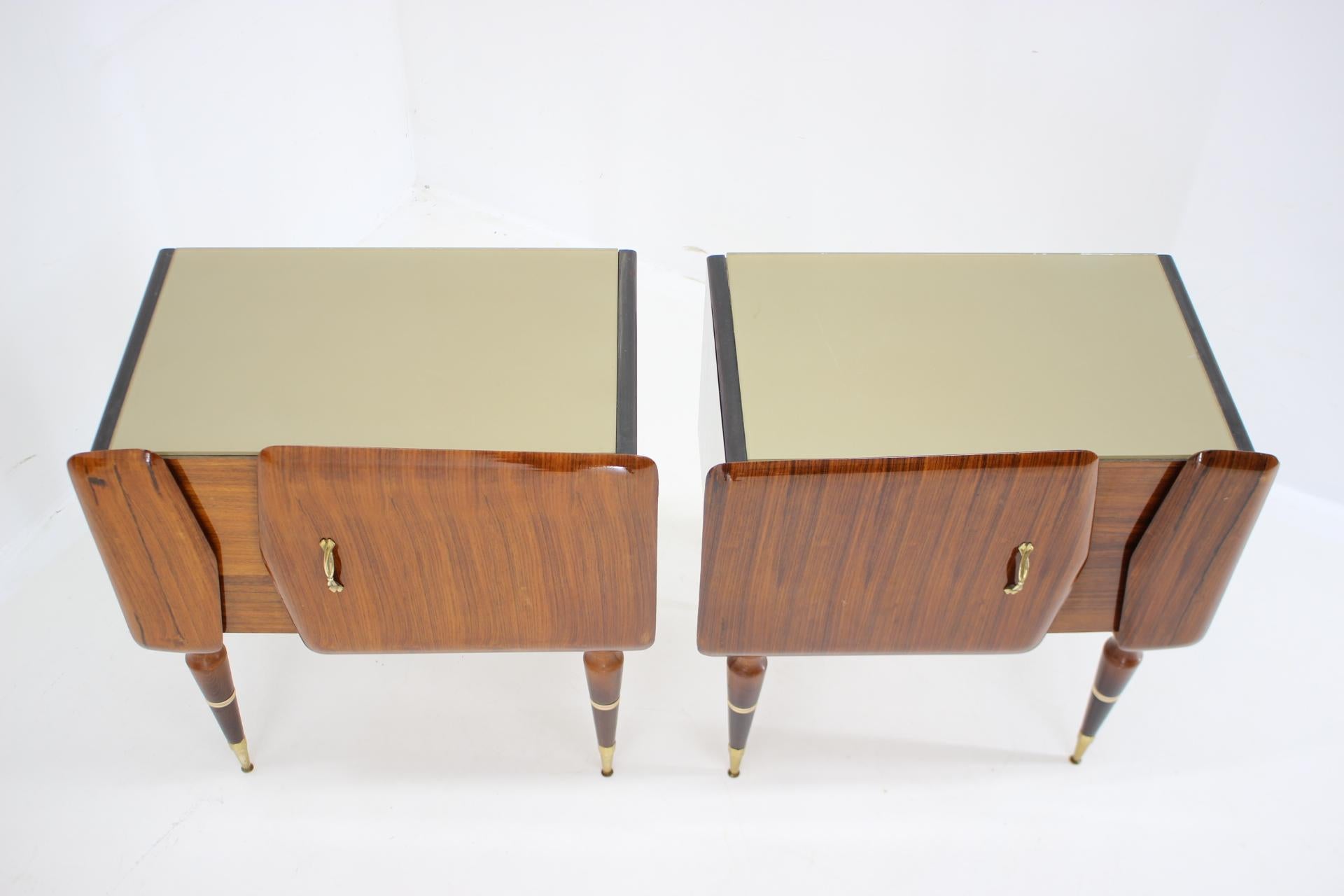 1960s Set of Sculptural Wooden Bedside Tables and Sideboard, Italy For Sale 2