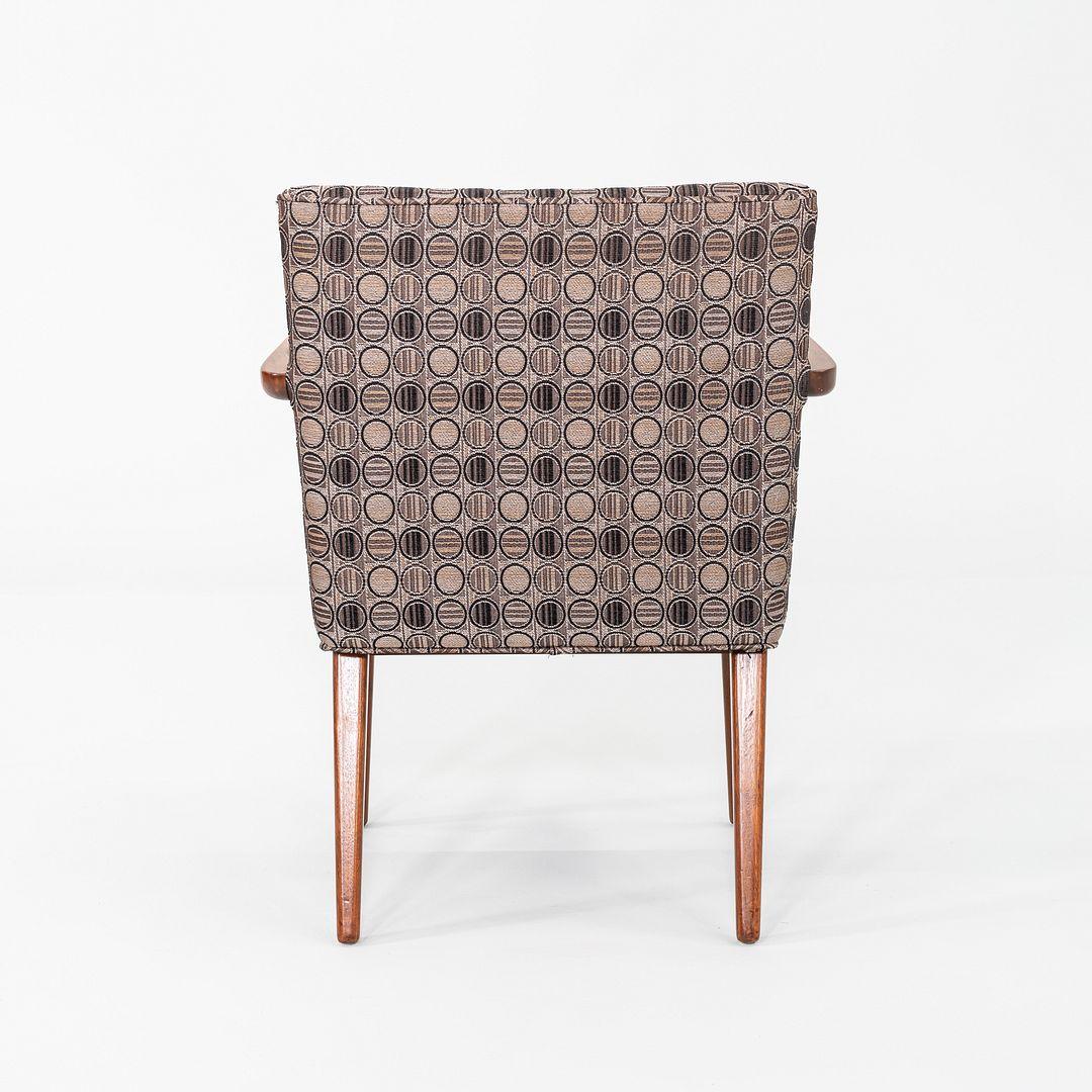 Satz von sieben Jens Risom Design Modell C-108 Esszimmerstühlen aus Nussbaumholz, 1960er Jahre im Angebot 3