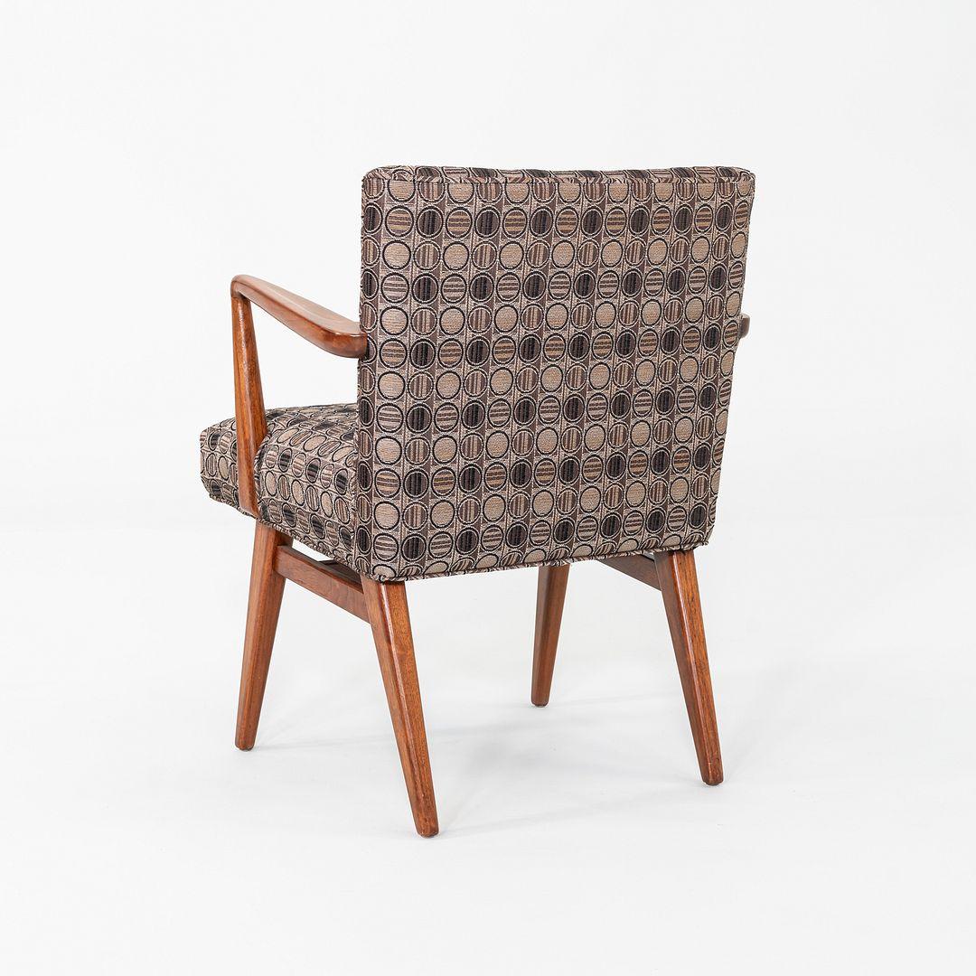 Satz von sieben Jens Risom Design Modell C-108 Esszimmerstühlen aus Nussbaumholz, 1960er Jahre im Angebot 2