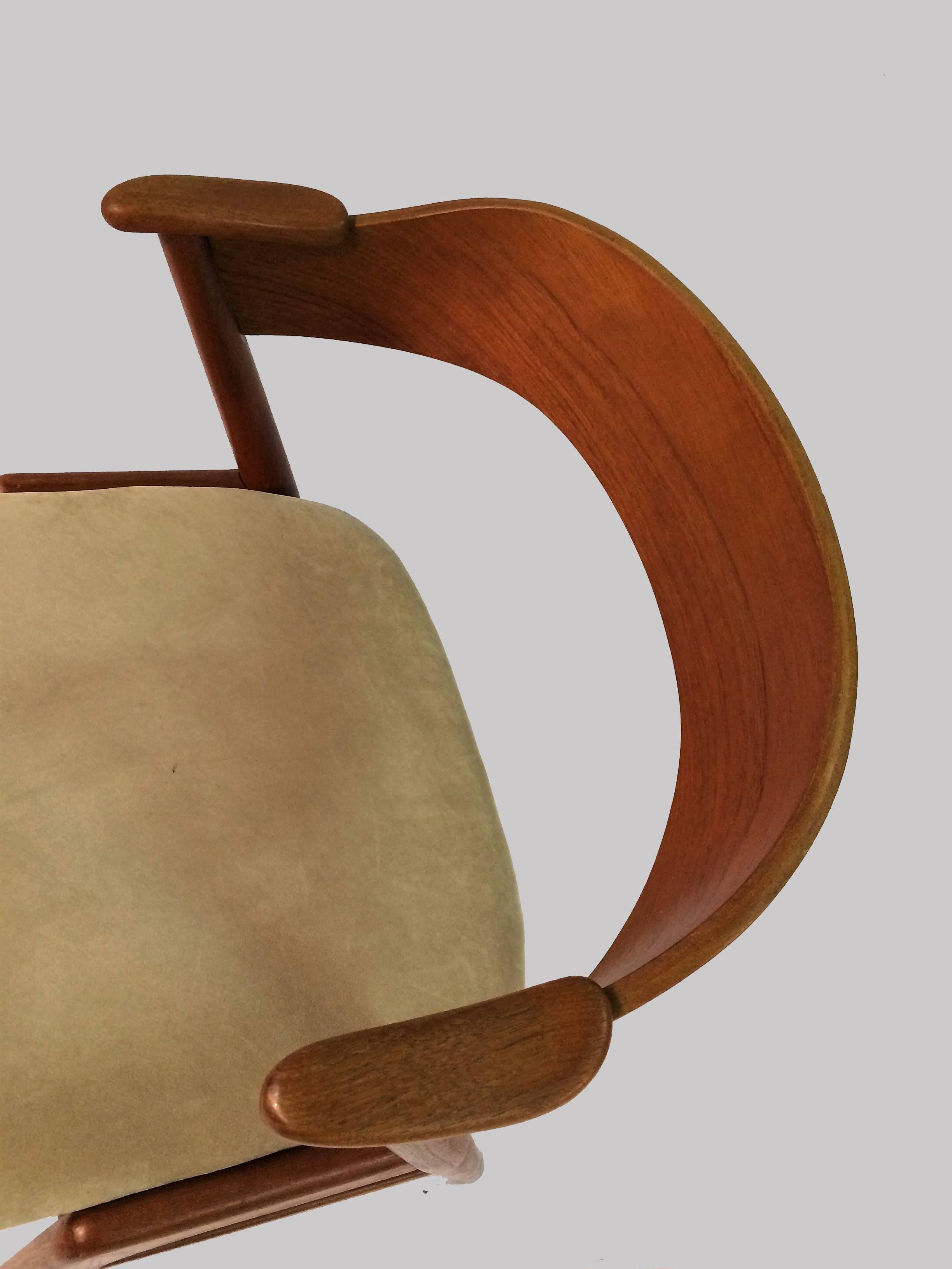1960's Set of Six Fully Restored Danish Teak Dining Chairs Custom Upholstery For Sale 3